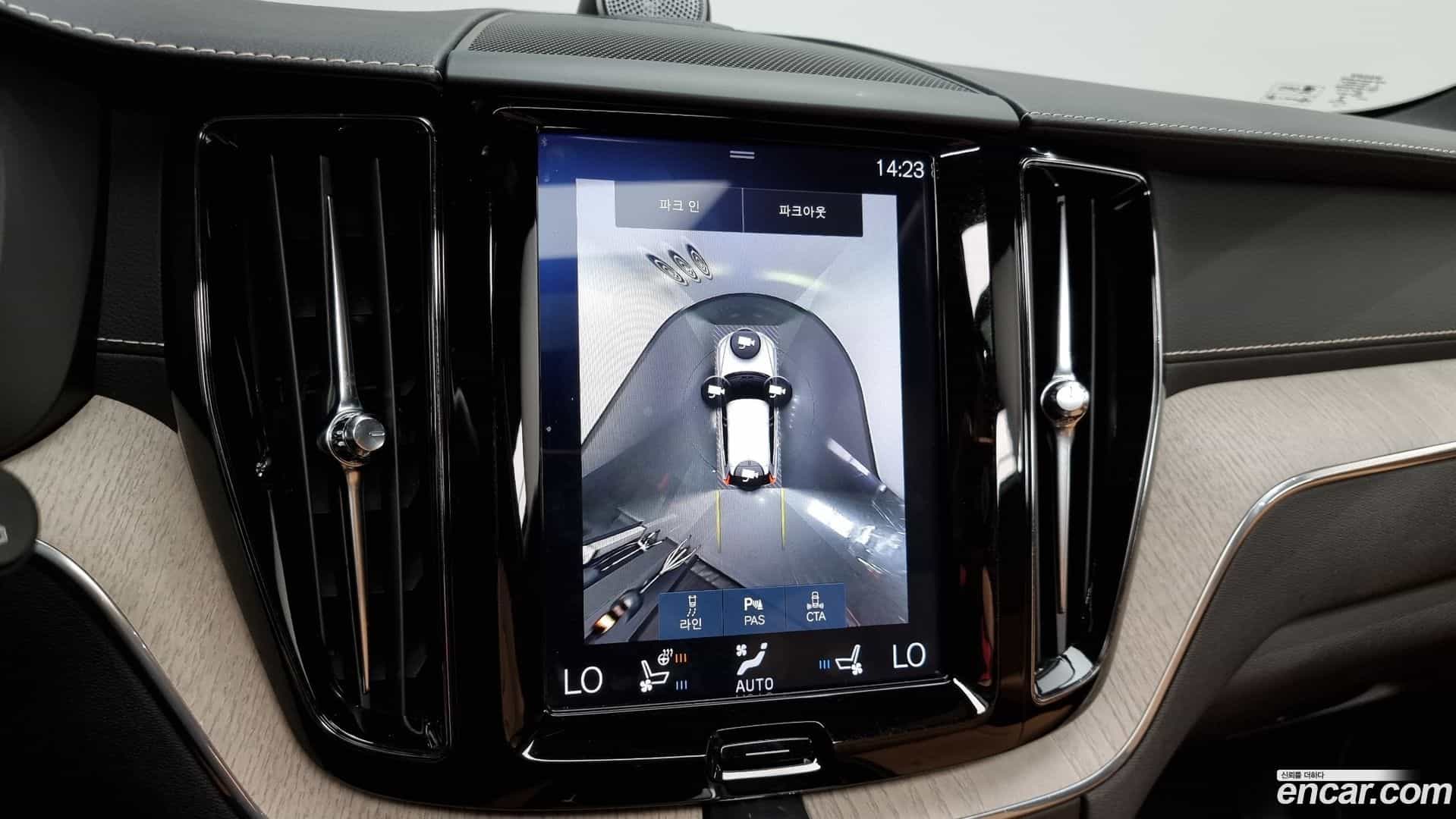 XC60 Volvo 2019.5-OPTION-019