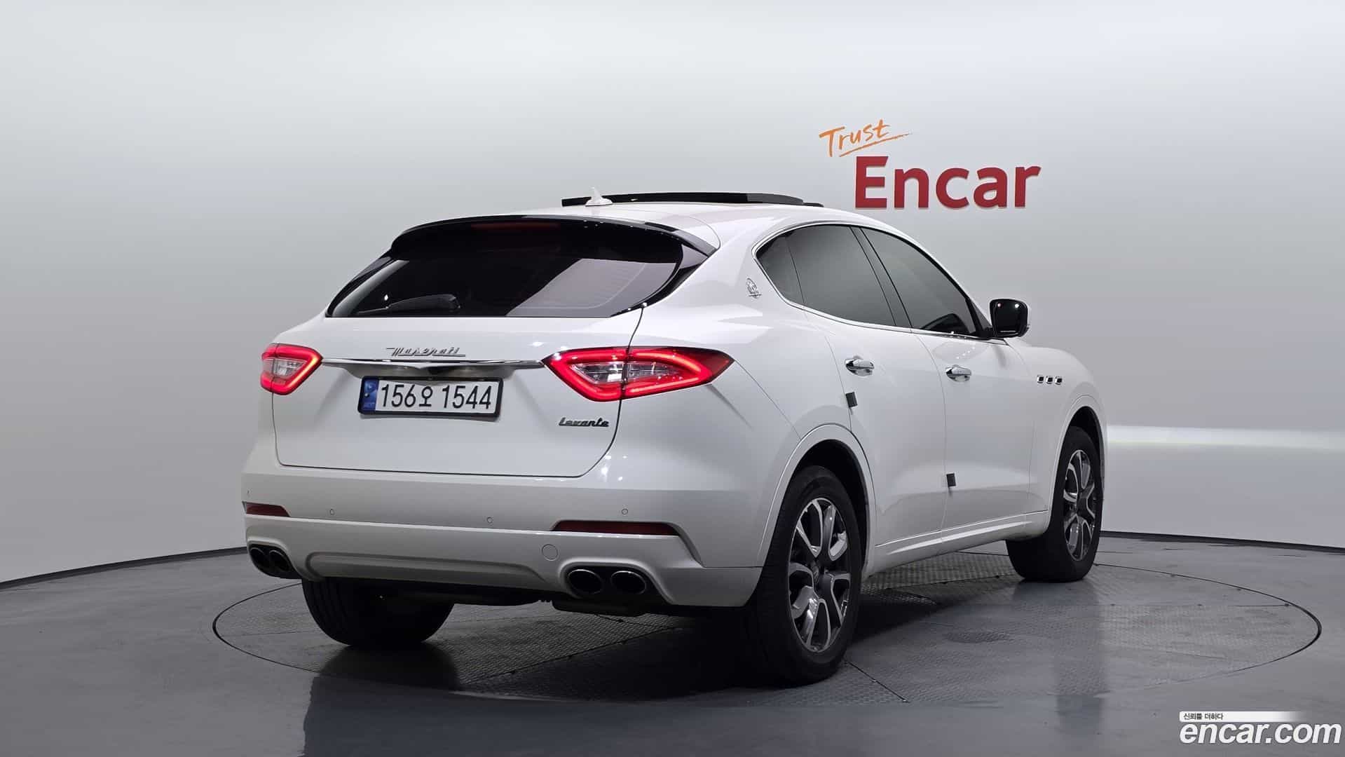 Levante Maserati 2016.10-OUTER-002