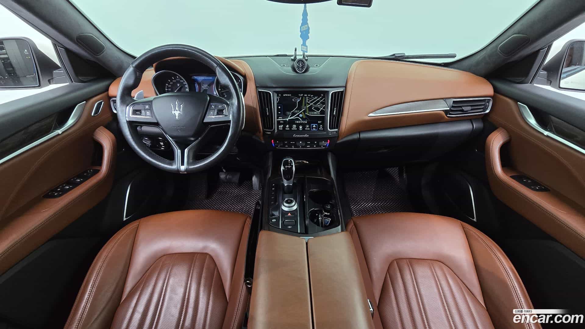 Levante Maserati 2016.10-INNER-007