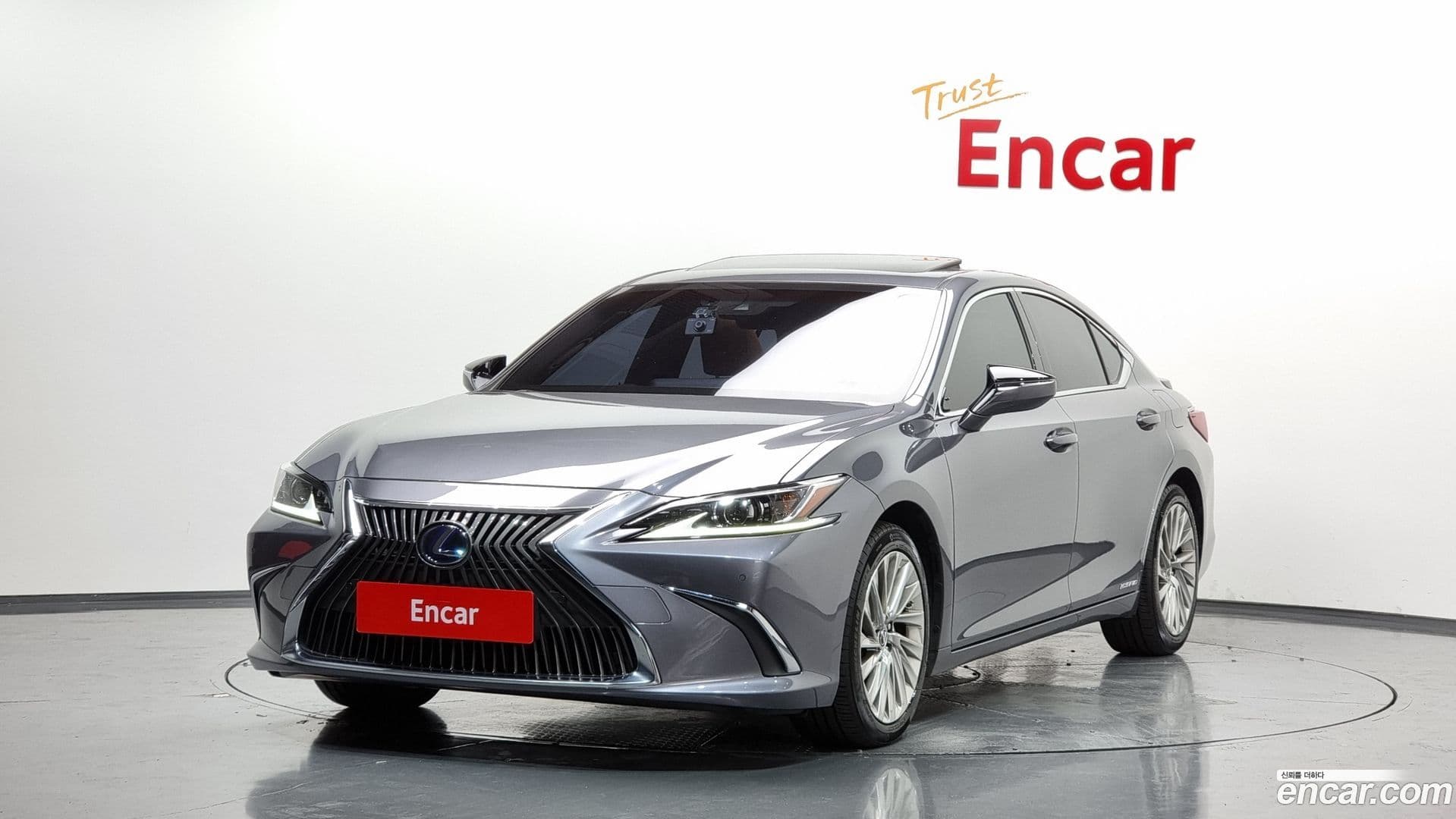Main__Slider__Photo:ES Lexus 2020.4-0