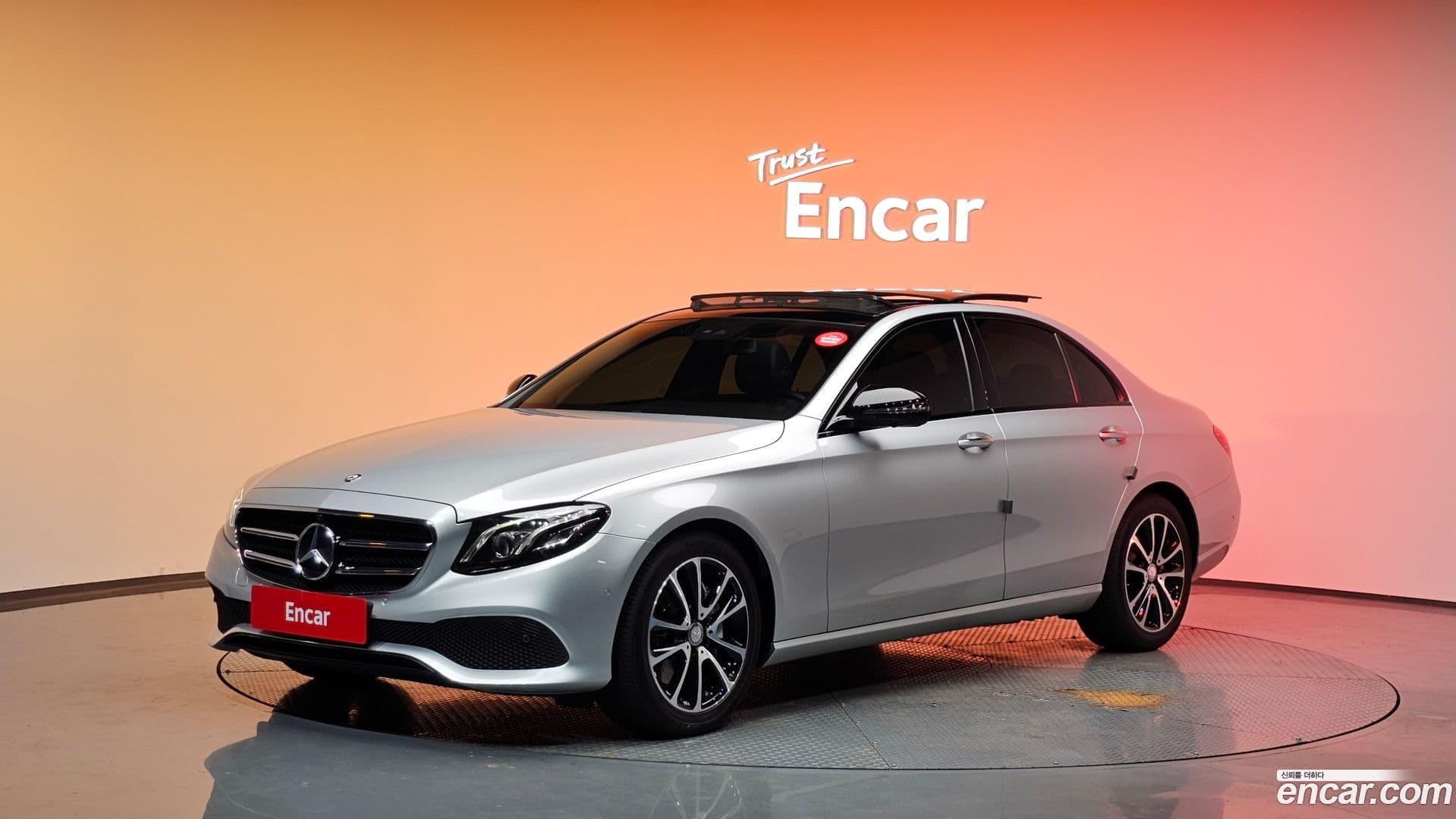 Main__Slider__Photo:E-Class Mercedes-Benz 2017.4-0