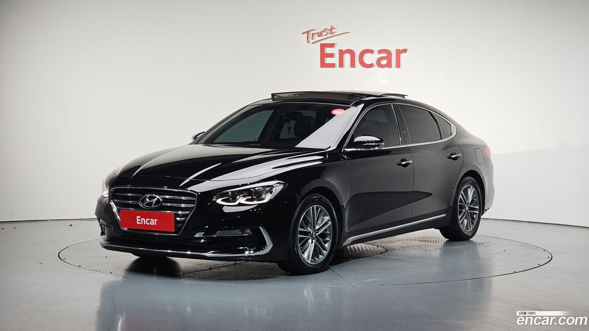 Main__Slider__Photo:Grandeur Hyundai 2018.9-0