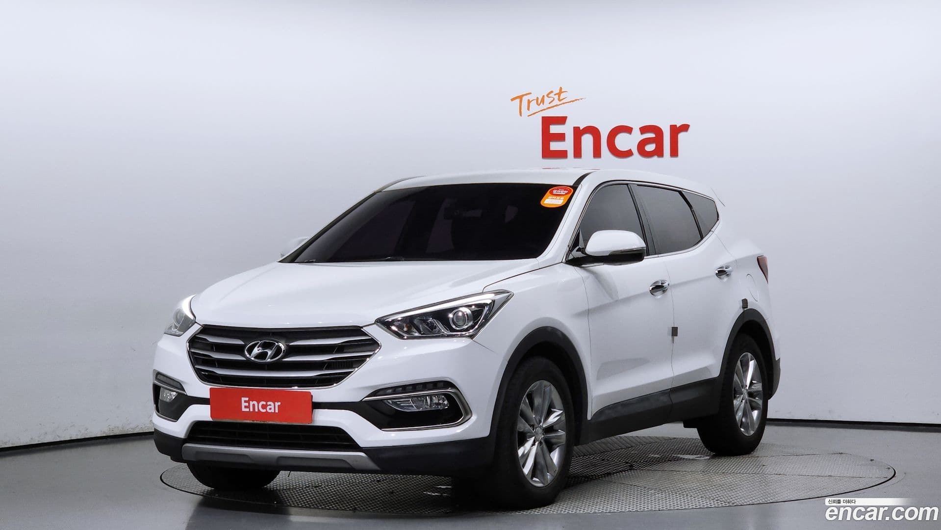 Main__Slider__Photo:Santafe Hyundai 2016.0-0