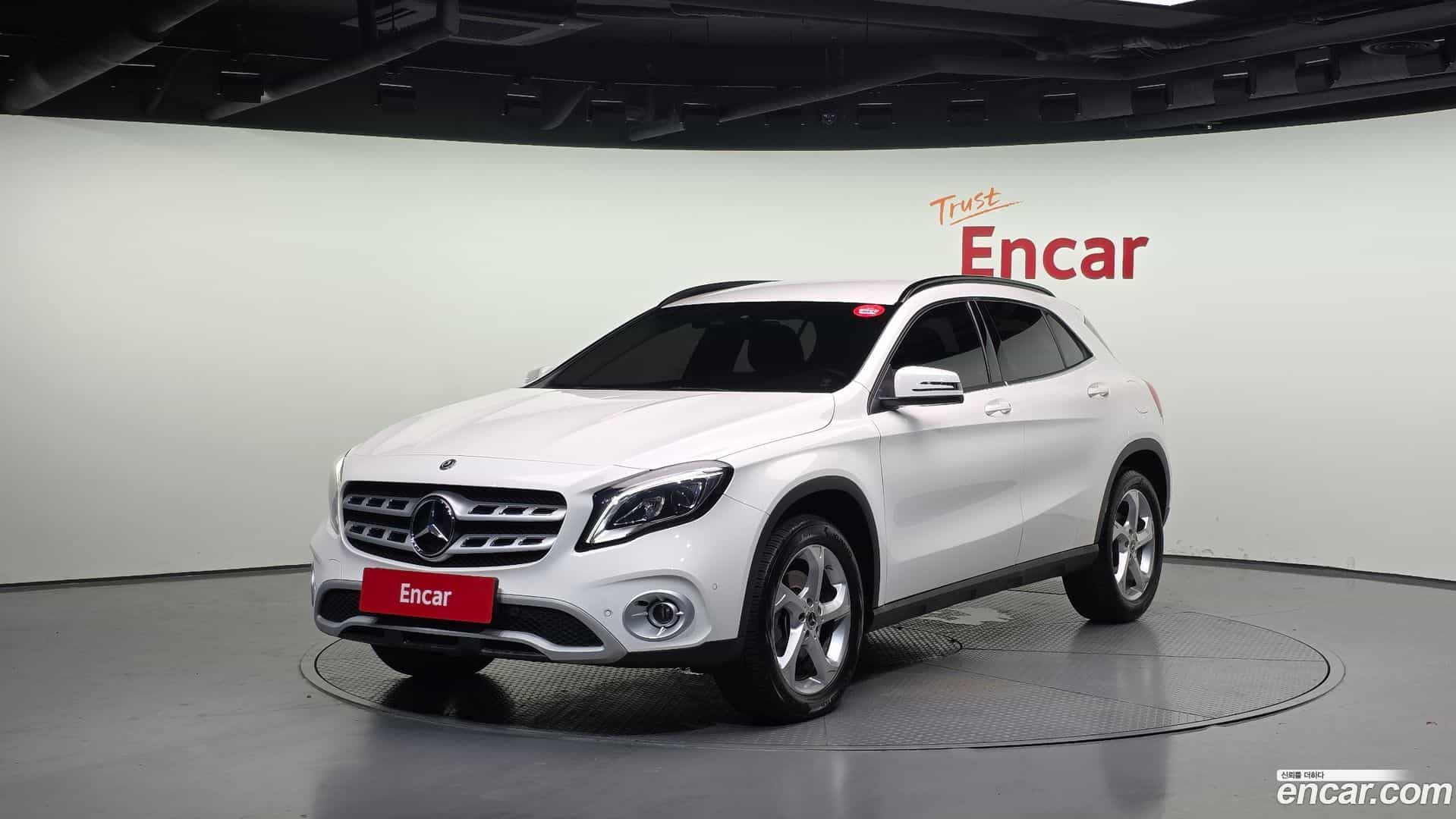 GLA-Class Mercedes-Benz 2019.6-OUTER-001