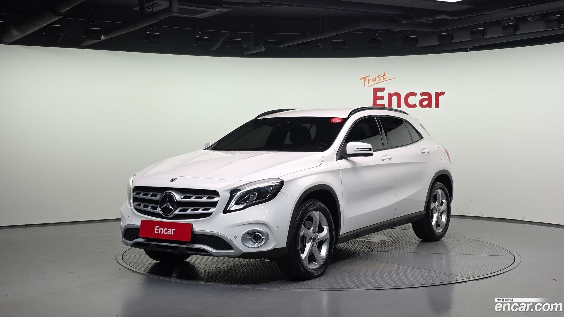 Main__Slider__Photo:GLA-Class Mercedes-Benz 2019.6-0