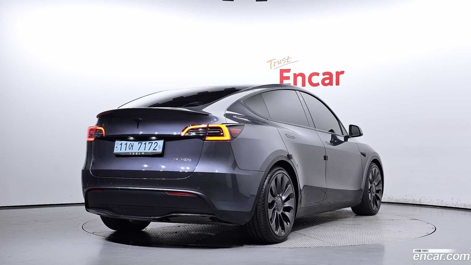 Model Y Tesla 2021.10-OUTER-002