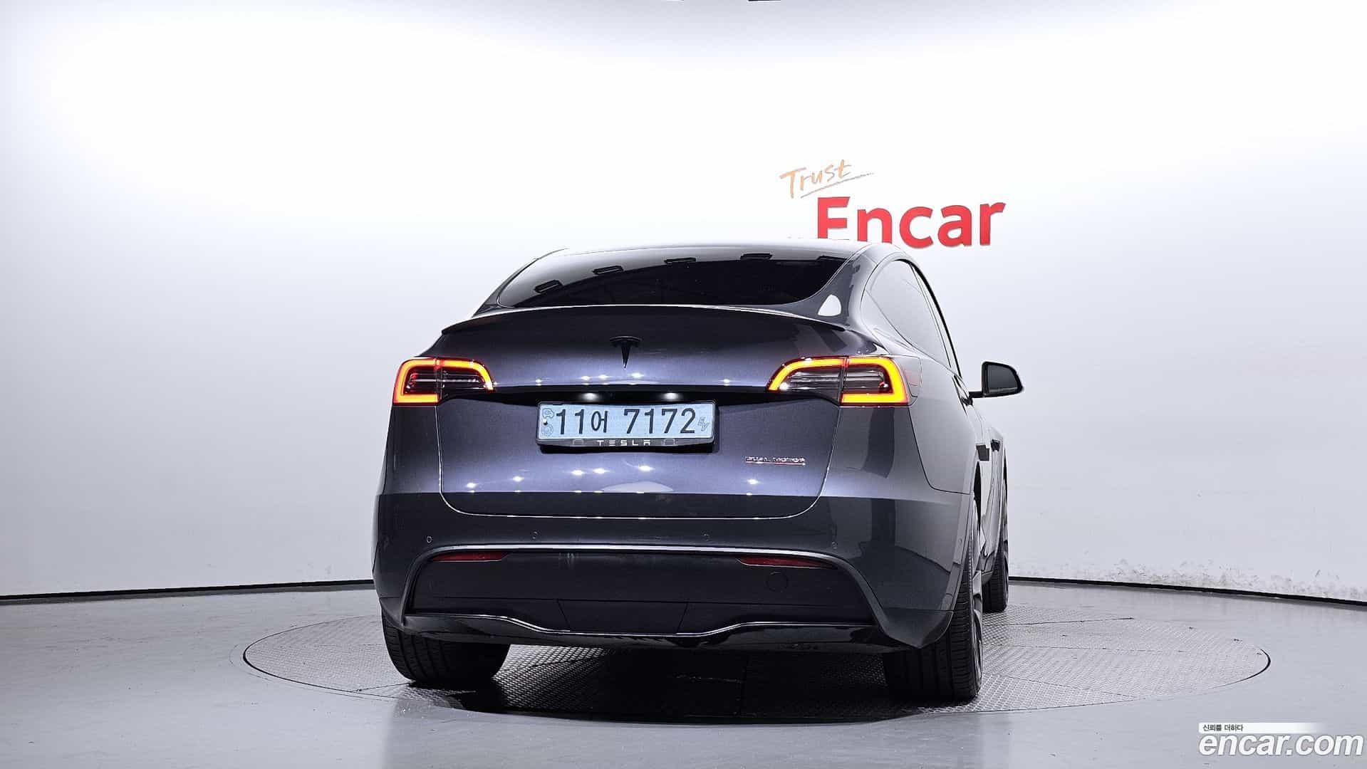 Model Y Tesla 2021.10-OUTER-004