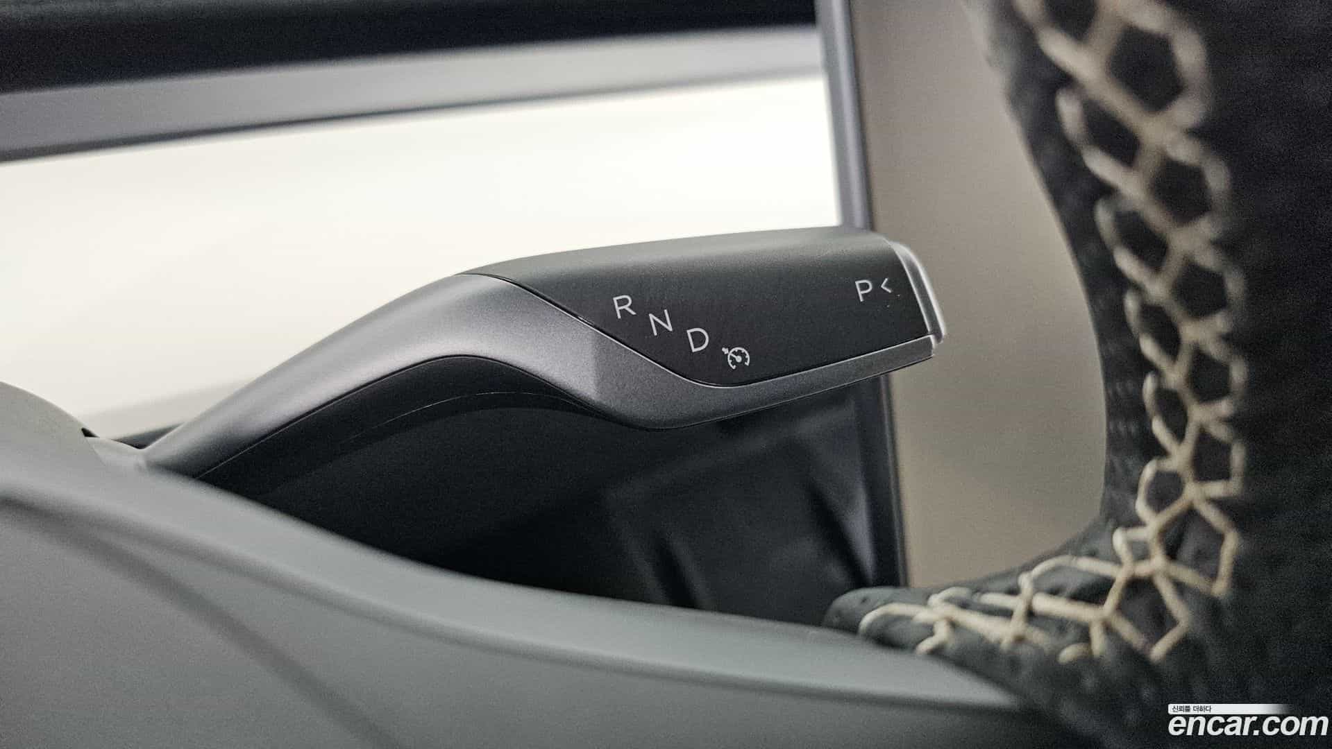 Model Y Tesla 2021.10-INNER-009
