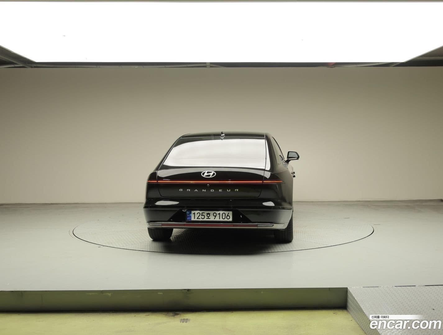 Main__Slider__Photo:Grandeur Hyundai 2023.2-0