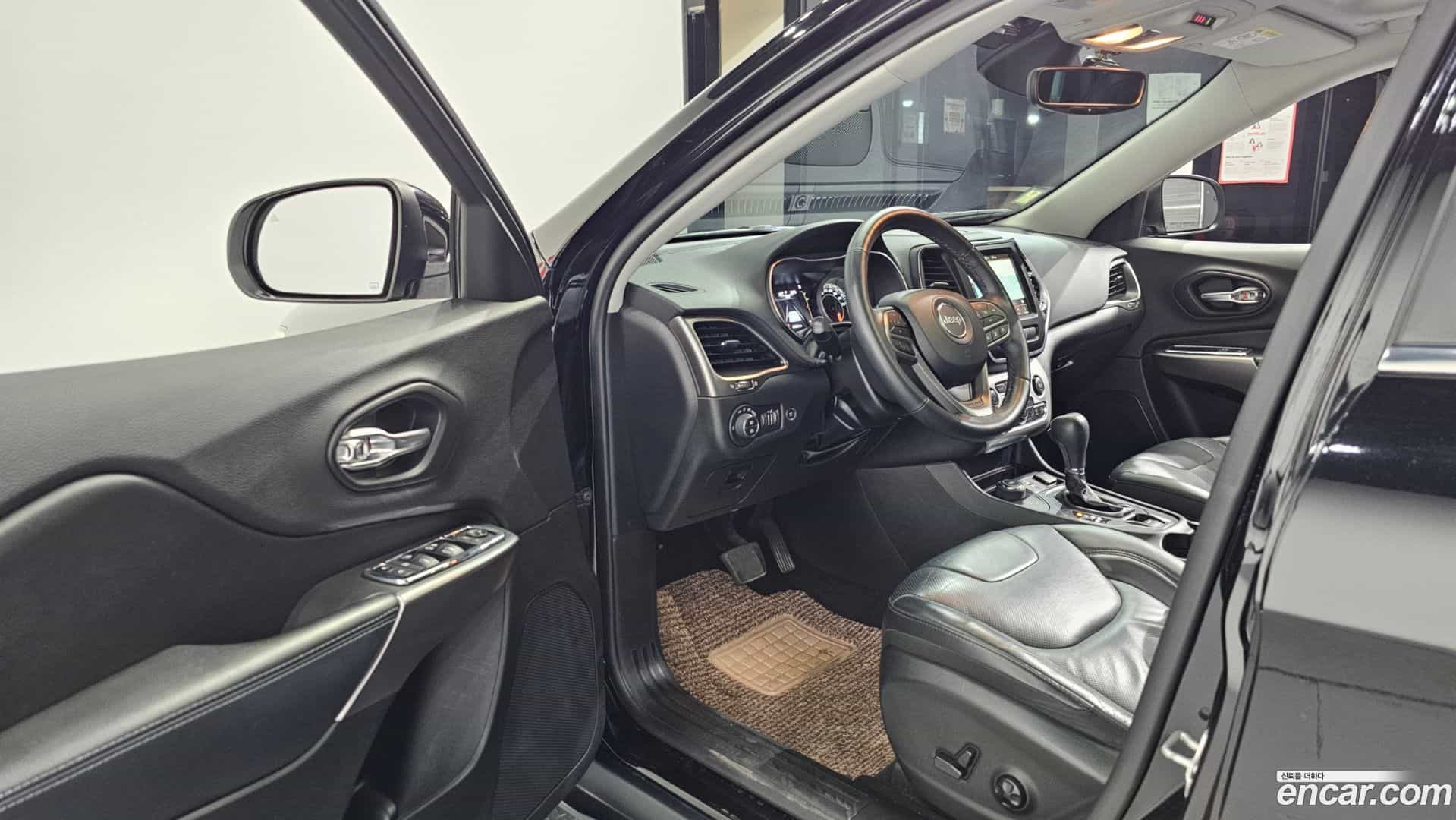 Cherokee Jeep 2018.9-INNER-010