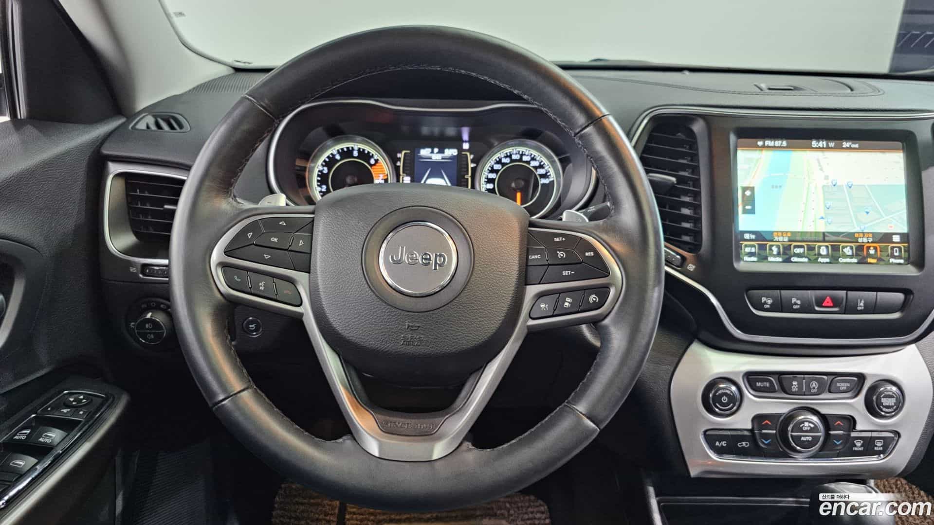 Cherokee Jeep 2018.9-OPTION-017