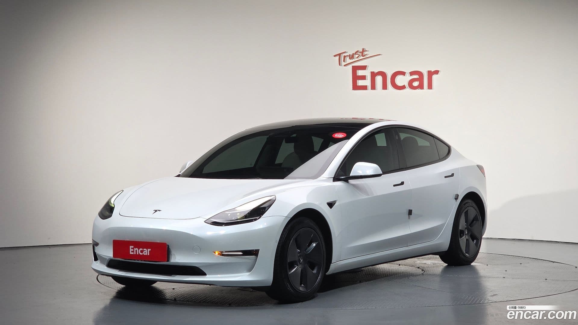 Main__Slider__Photo:Model 3 Tesla 2022.2-0