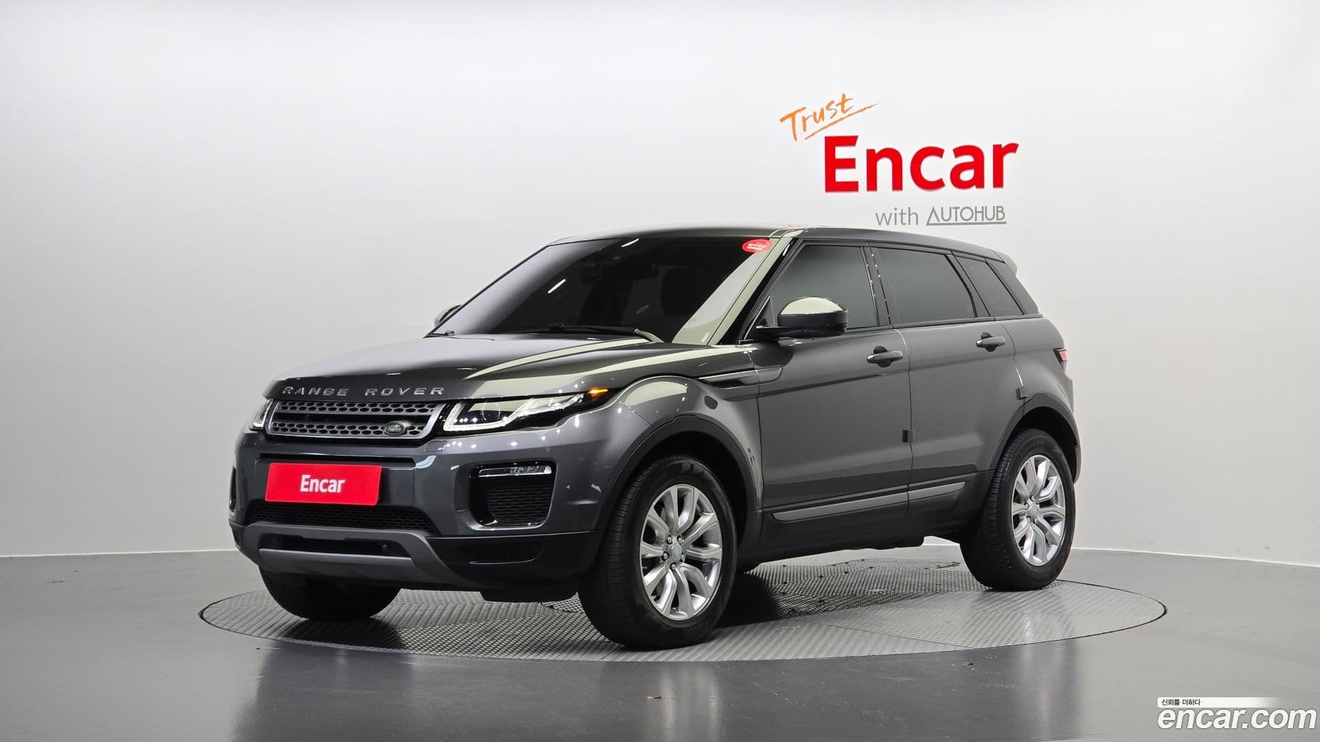 Main__Slider__Photo:Range Rover Evoque Land Rover 2018.6-0