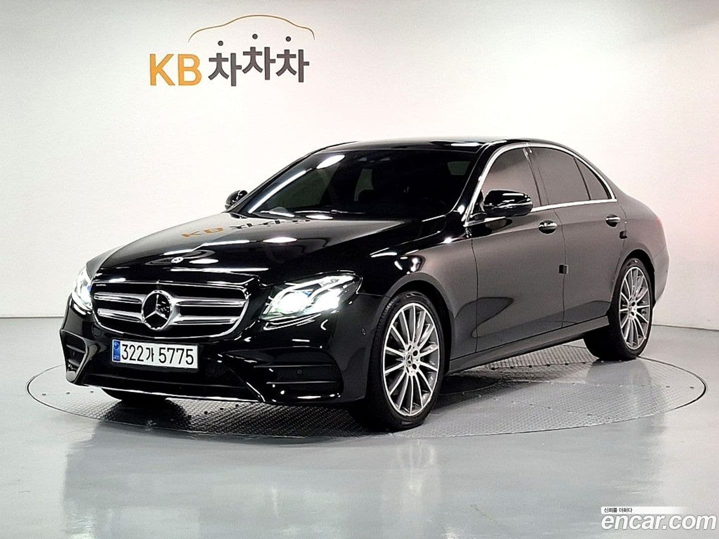Main__Slider__Photo:E-Class Mercedes-Benz 2020.7-0