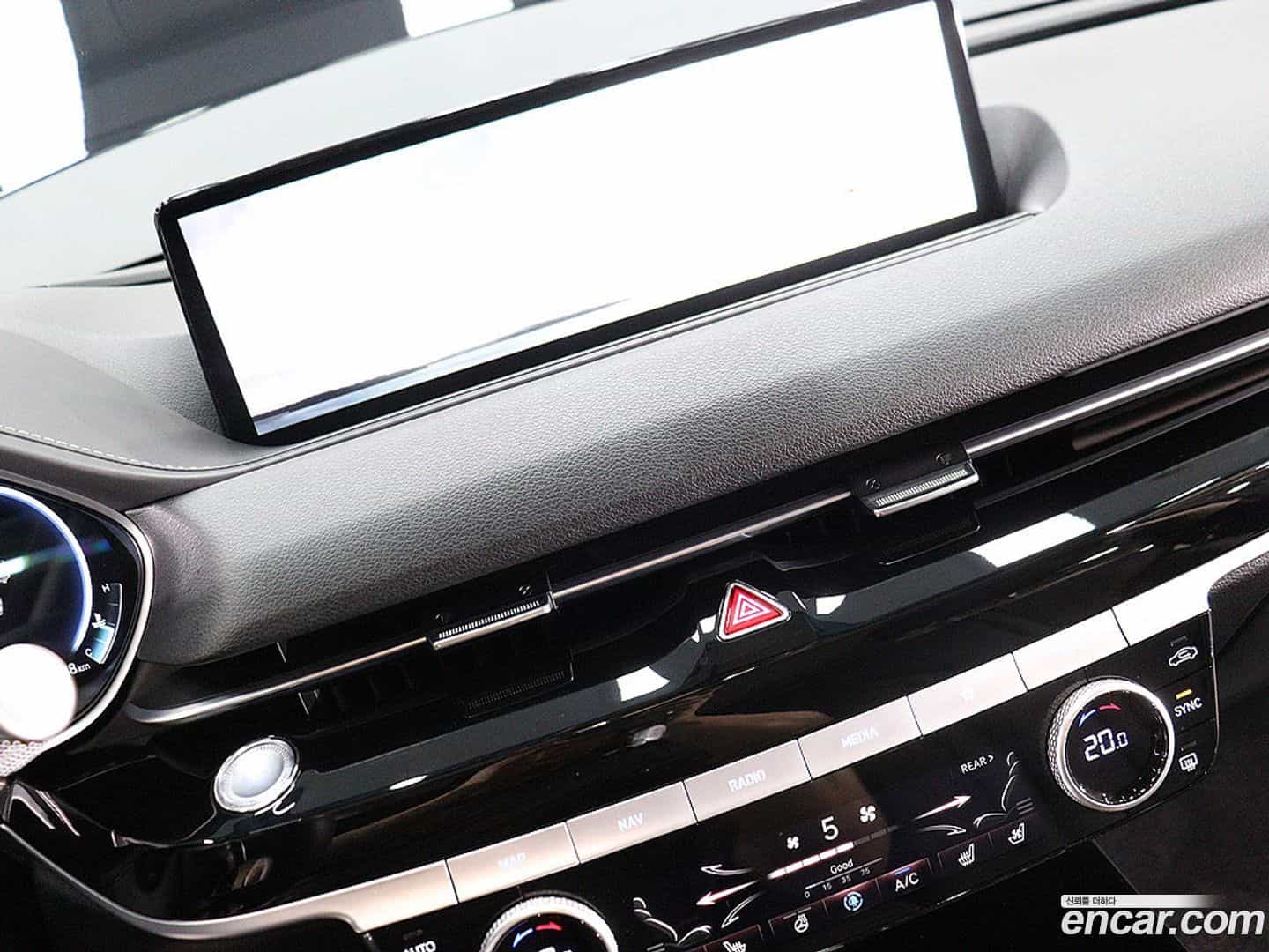 G80 Genesis 2022.0-INNER-006