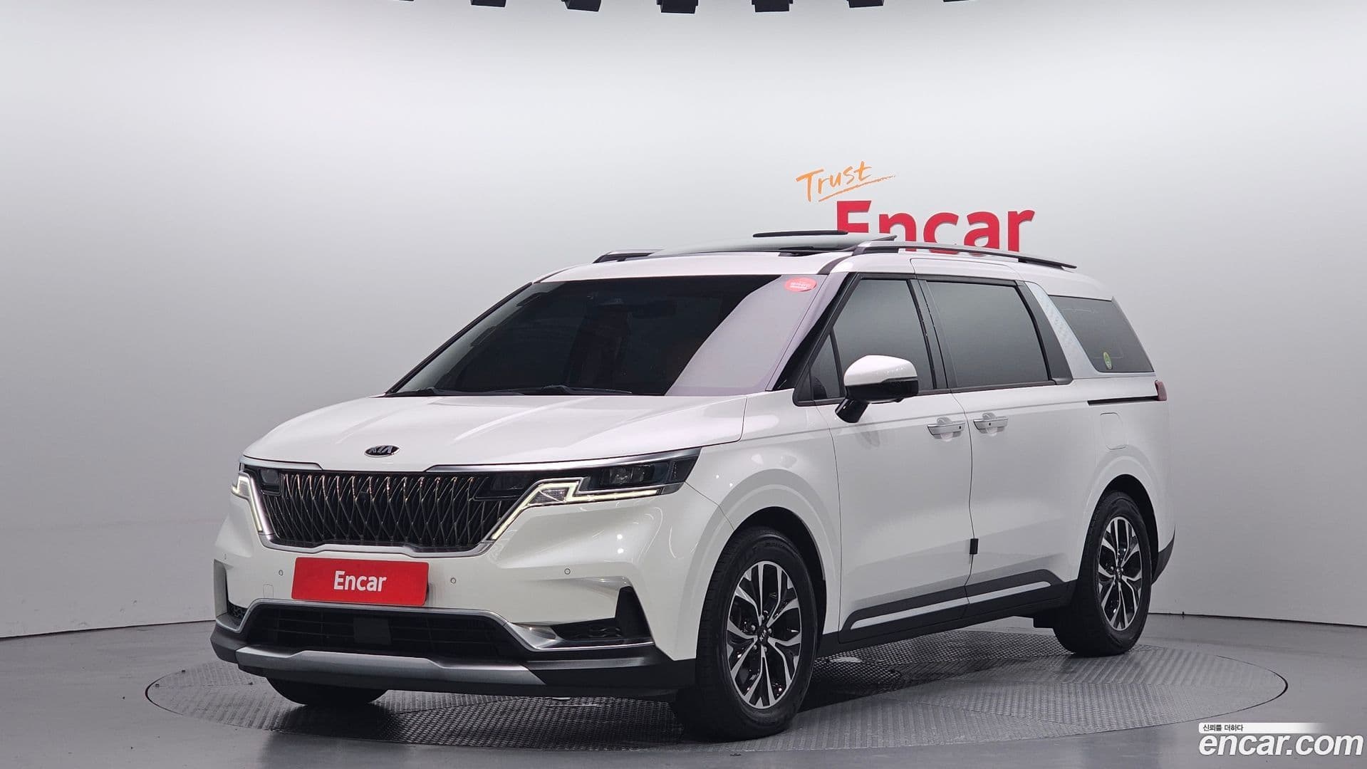 Main__Slider__Photo:Canival Kia 2020.8-0
