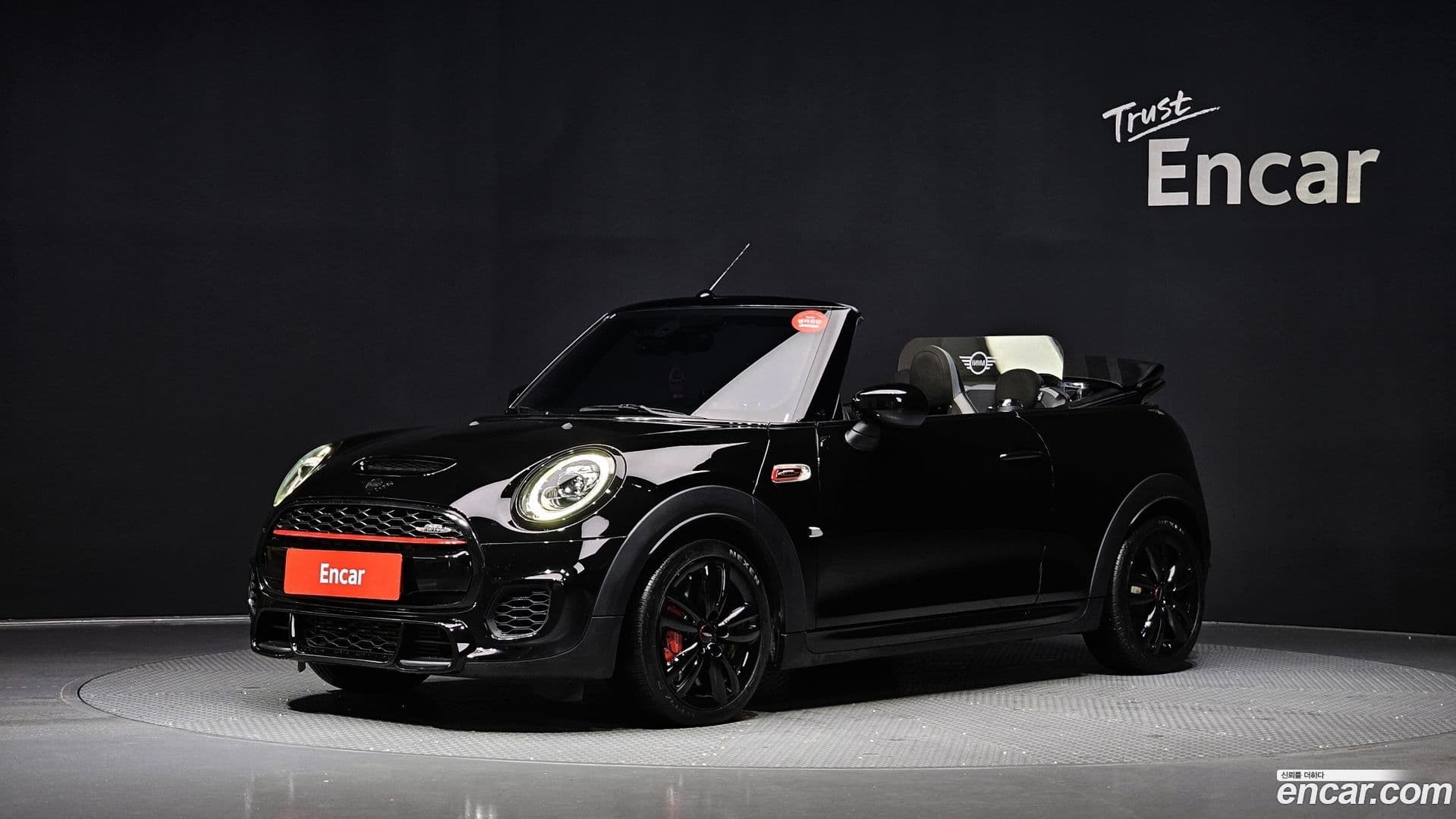 Main__Slider__Photo:Cooper Convertible Mini 2020.6-0