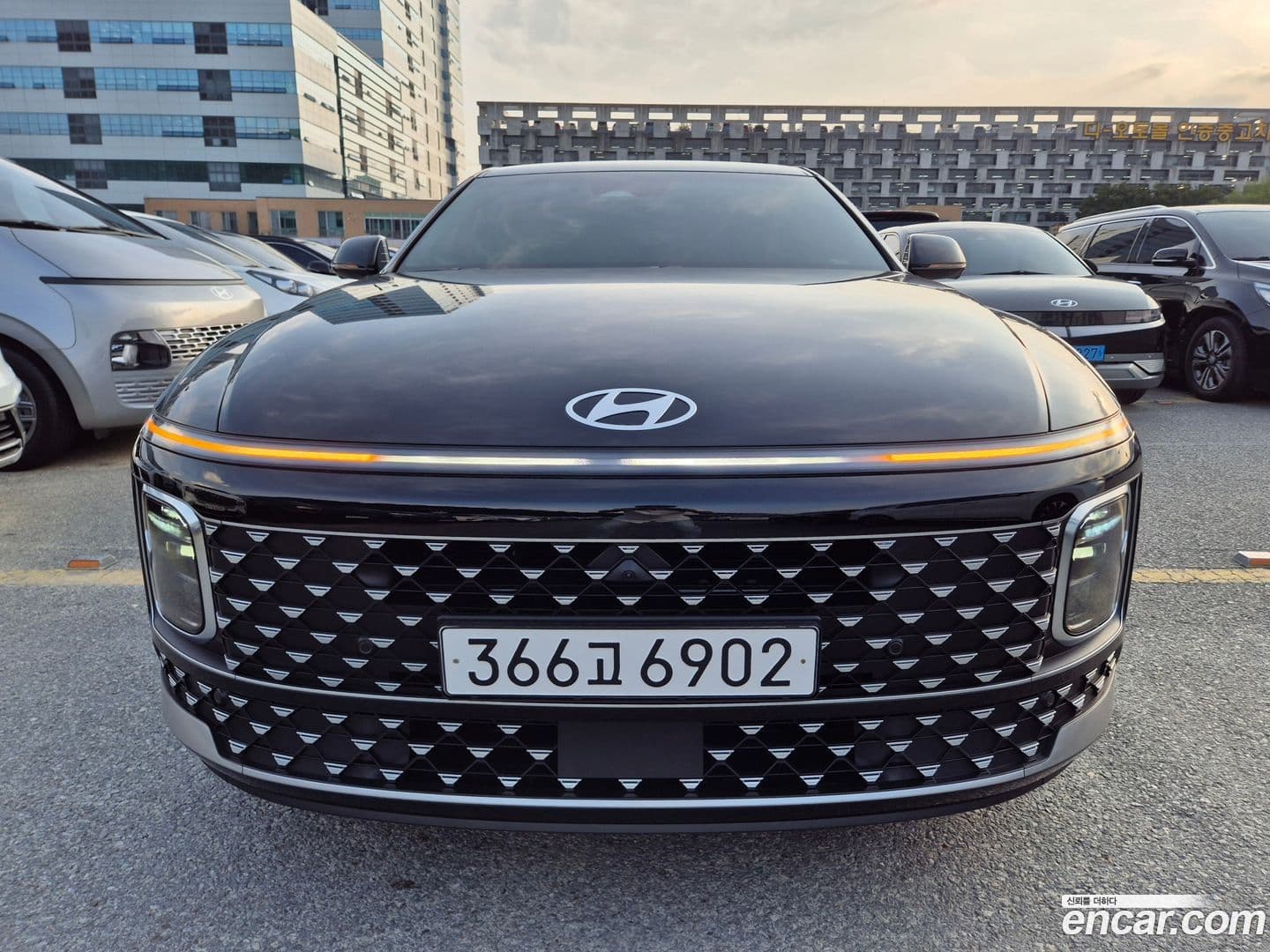 Main__Slider__Photo:Grandeur Hyundai 2024.10-0