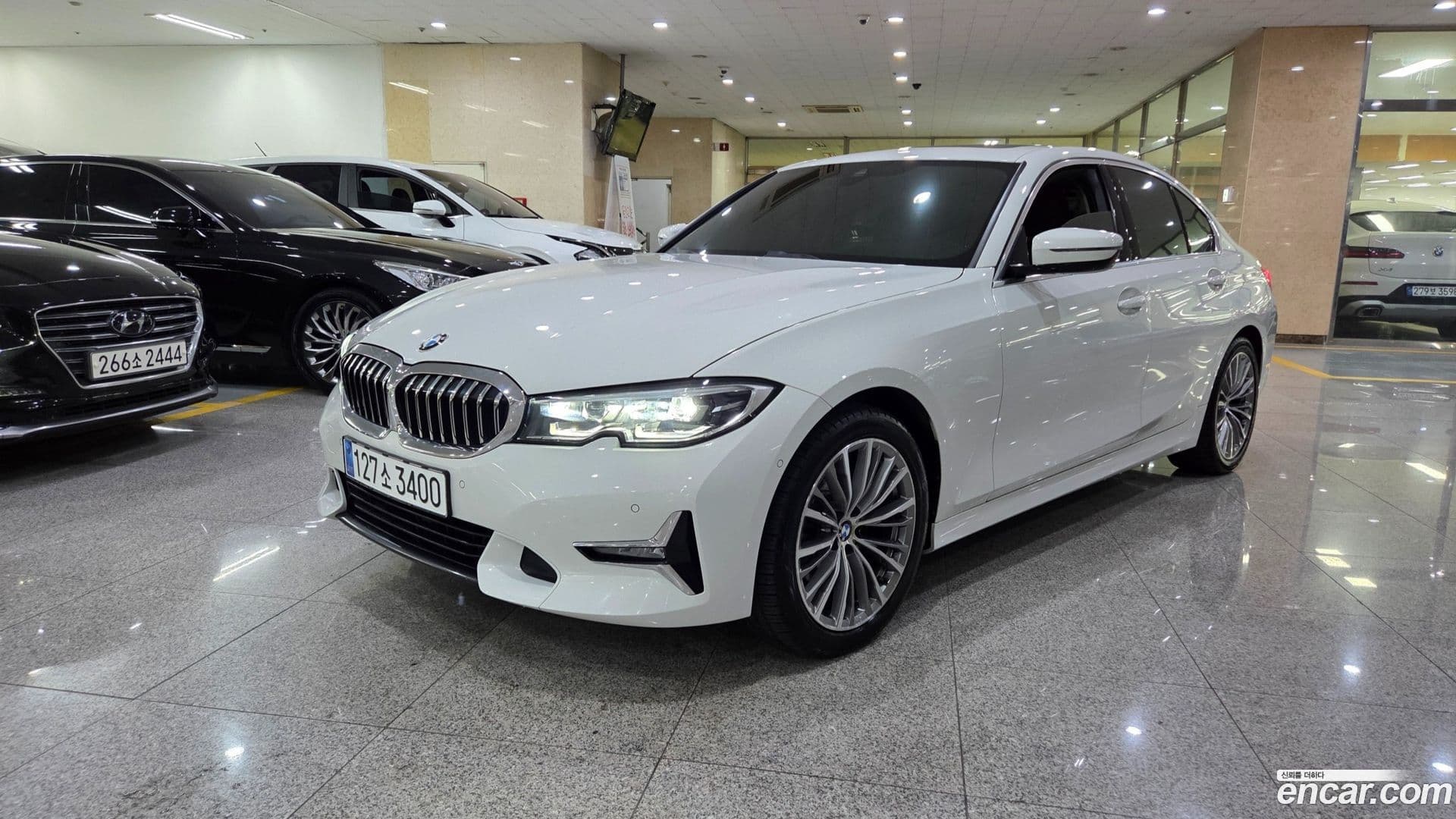 Main__Slider__Photo:3-Series BMW 2019.10-0