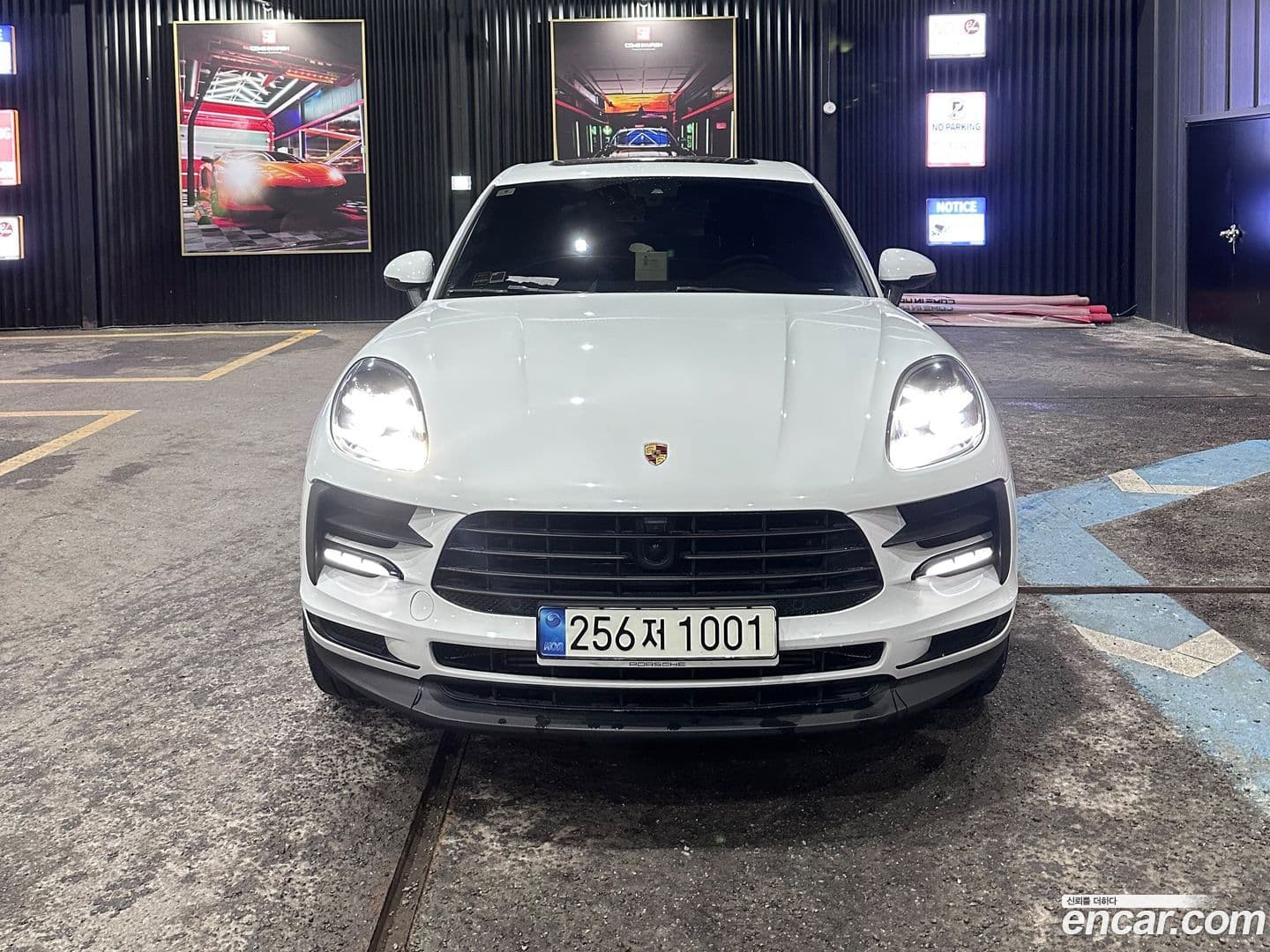 Main__Slider__Photo:Macan Porsche 2019.11-0