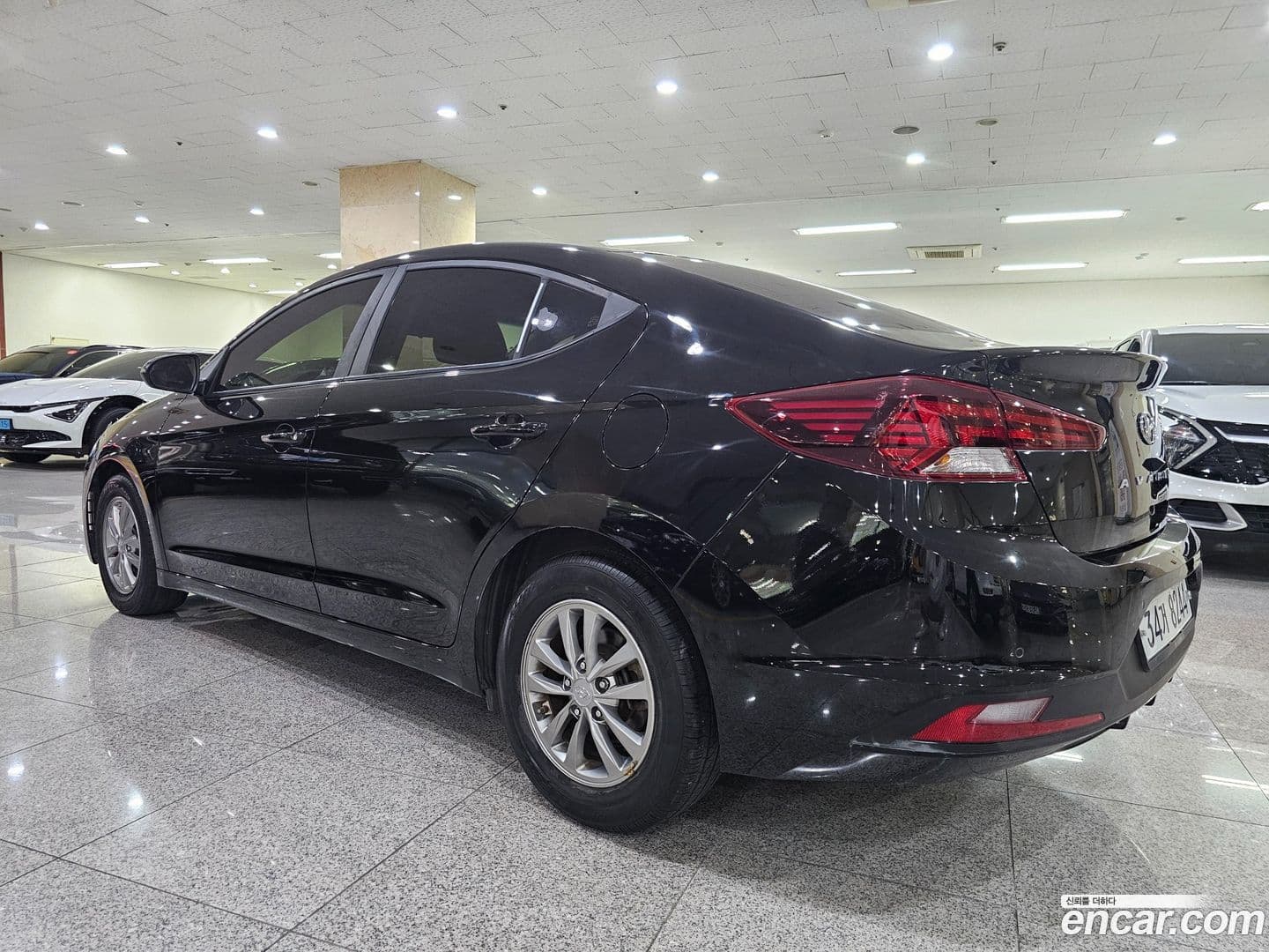 Main__Slider__Photo:AVANTE Hyundai 2019.4-0