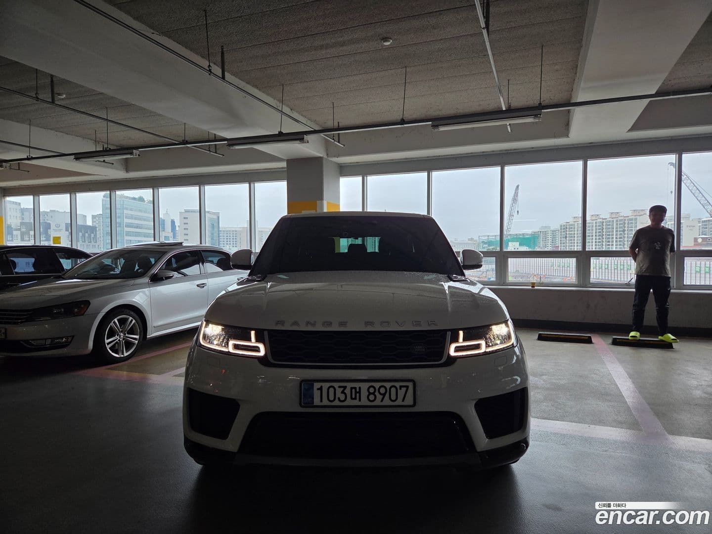 Main__Slider__Photo:Range Rover Sport Land Rover 2020.8-0