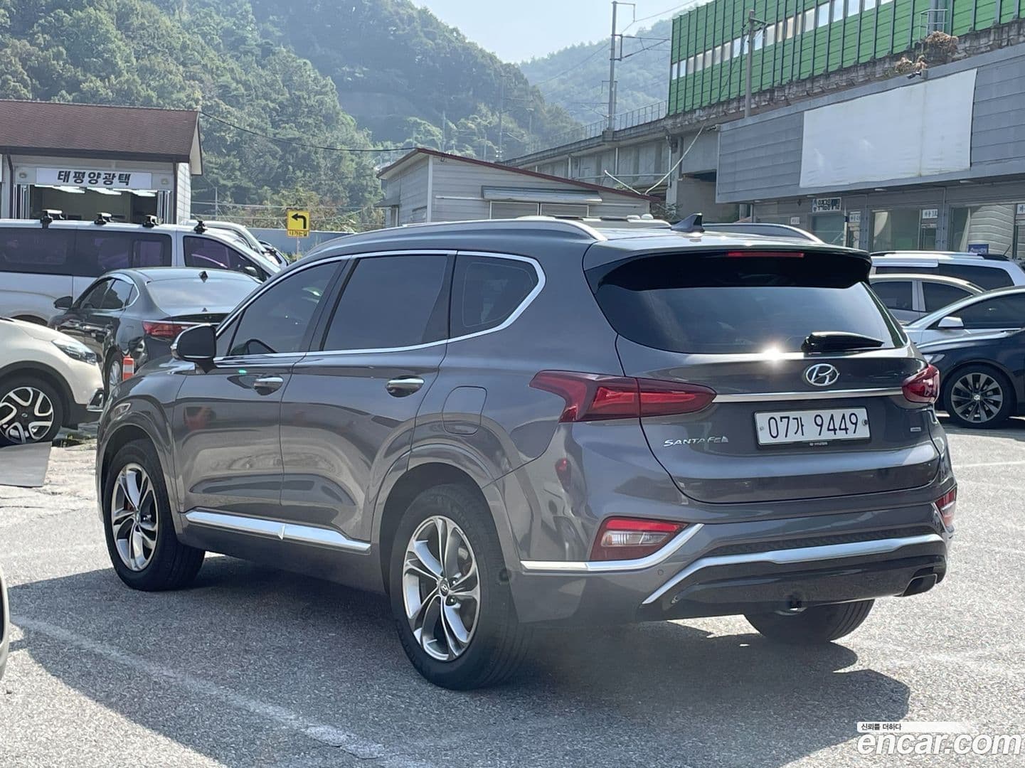 Main__Slider__Photo:Santafe Hyundai 2019.6-0