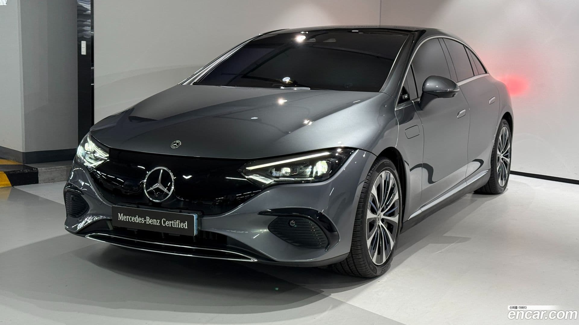 Main__Slider__Photo:EQE Mercedes-Benz 2023.7-0