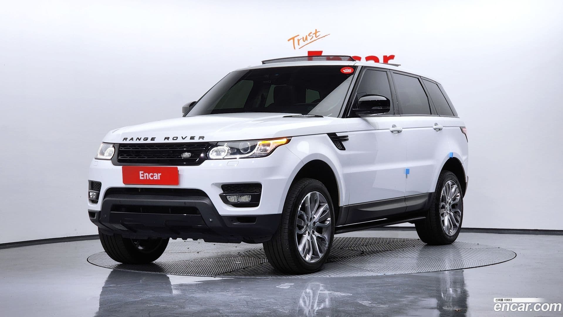 Main__Slider__Photo:Range Rover Sport Land Rover 2015.6-0