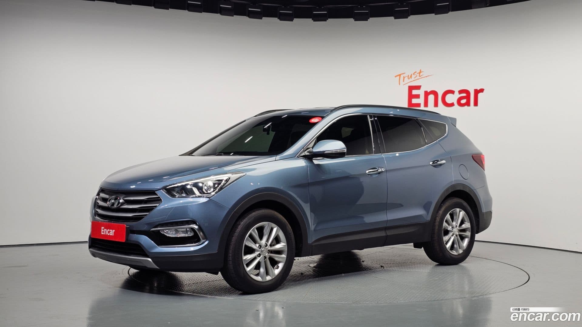 Main__Slider__Photo:Santafe Hyundai 2016.5-0