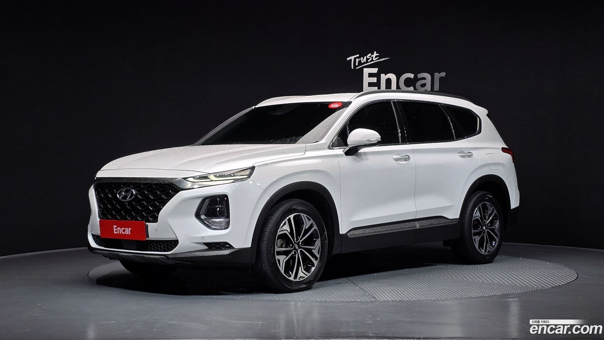 Main__Slider__Photo:Santafe Hyundai 2018.2-0