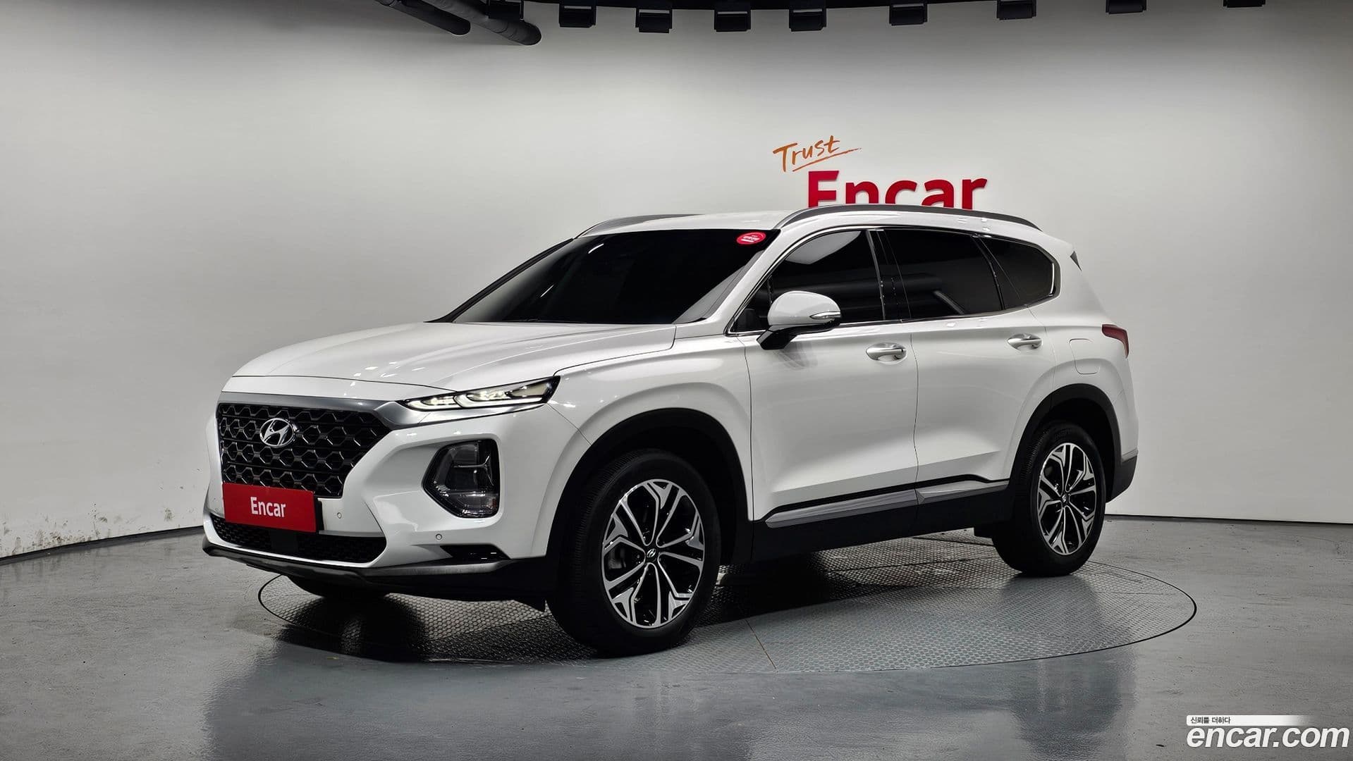 Main__Slider__Photo:Santafe Hyundai 2019.8-0