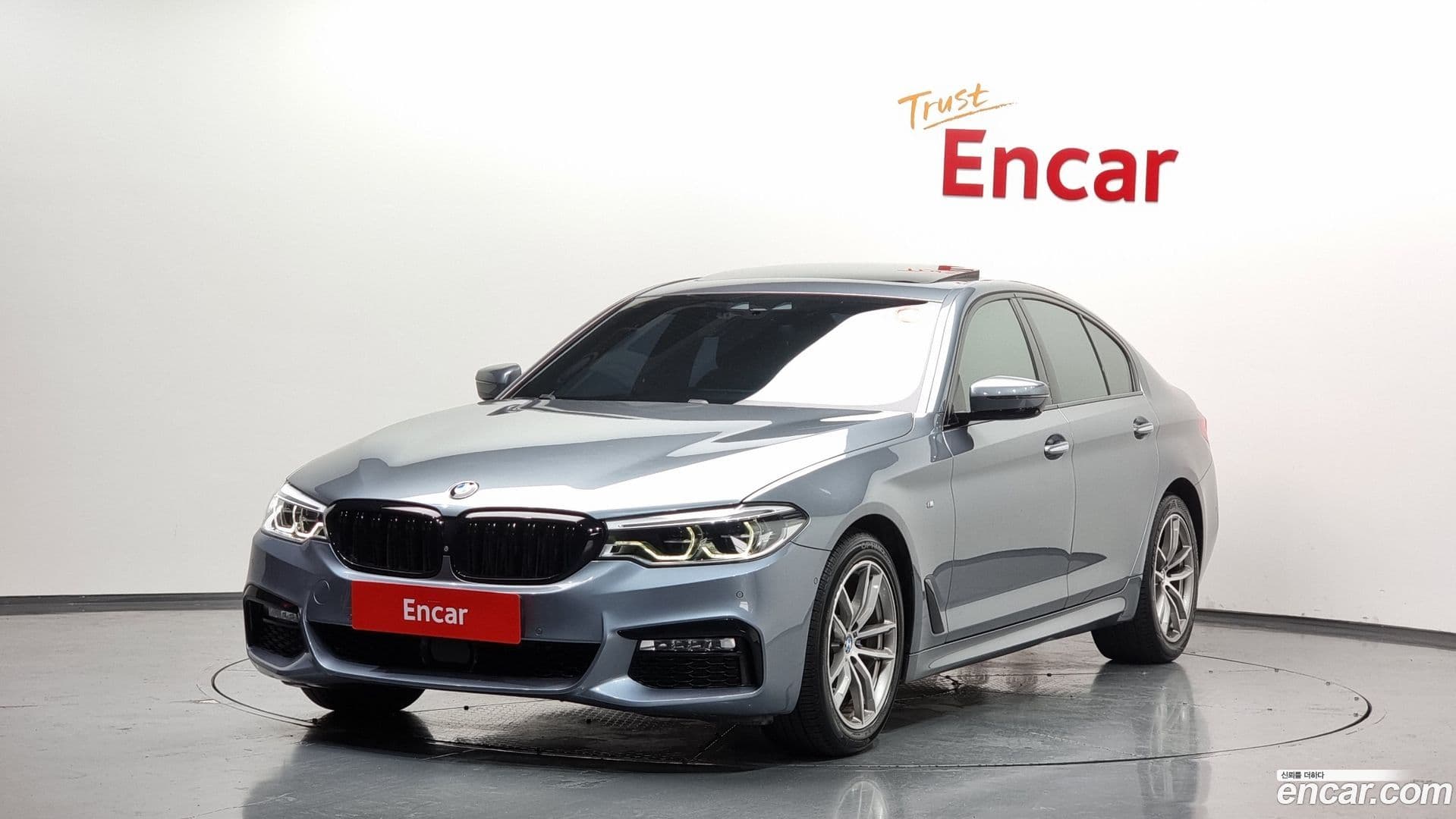 Main__Slider__Photo:5-Series BMW 2017.6-0