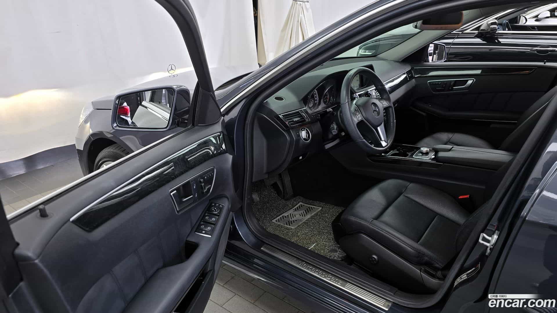 E-Class Mercedes-Benz 2012.7-INNER-010