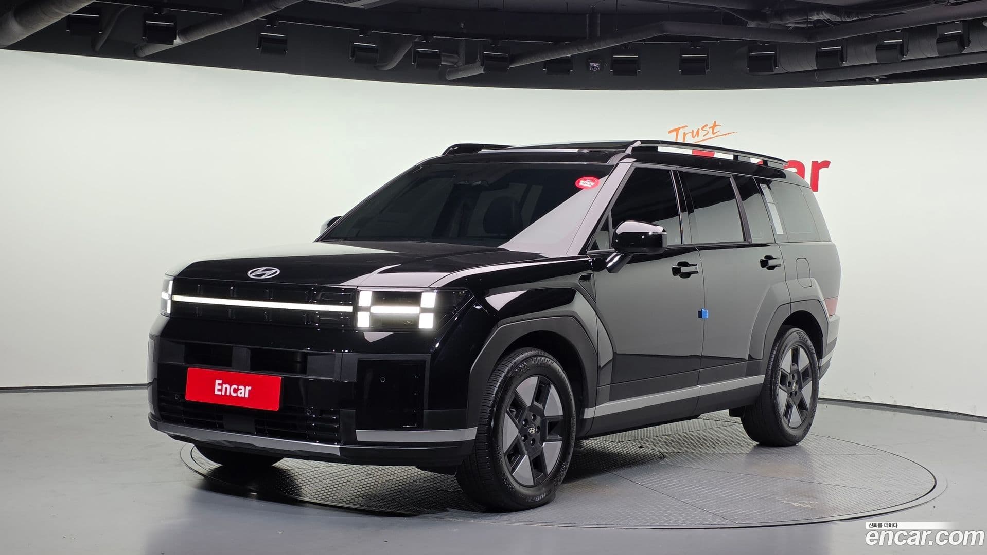 Main__Slider__Photo:Santafe Hyundai 2024.0-0