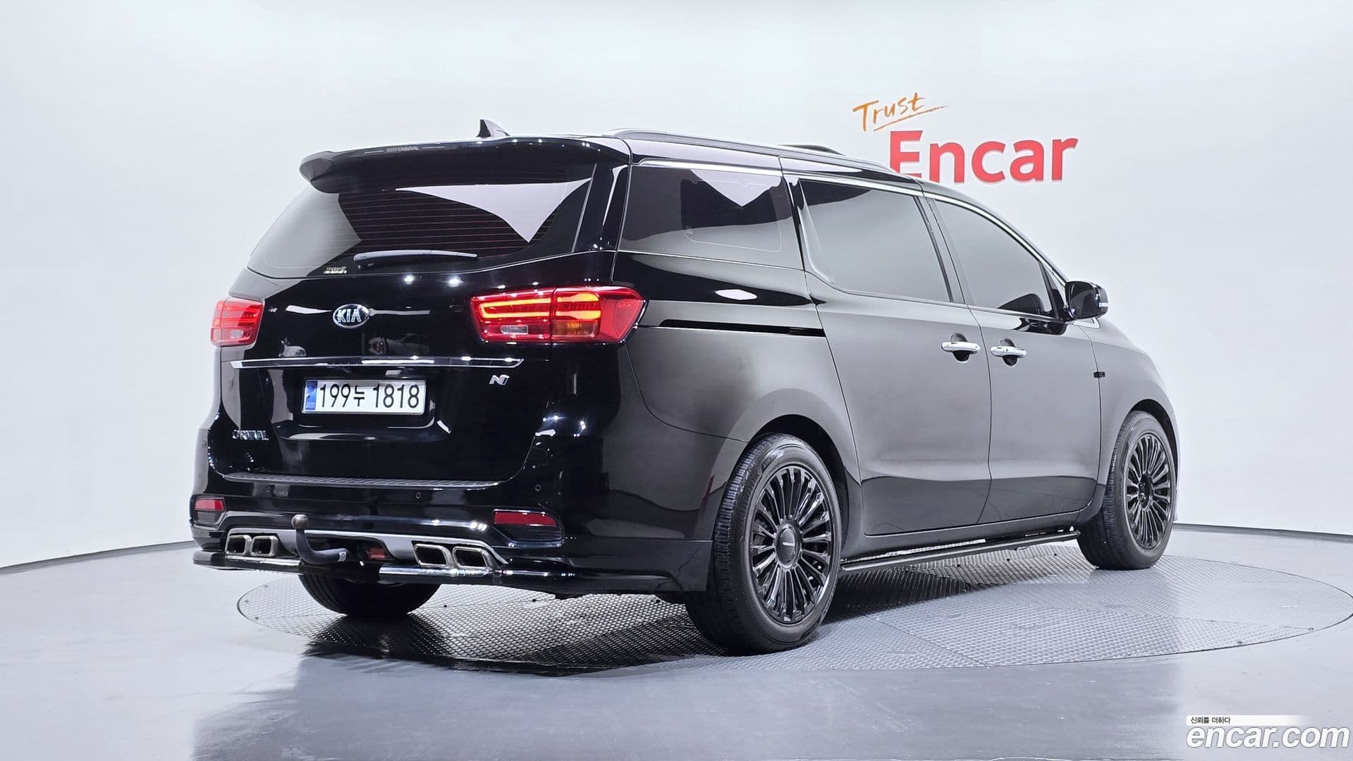 Main__Slider__Photo:Canival Kia 2019.3-0