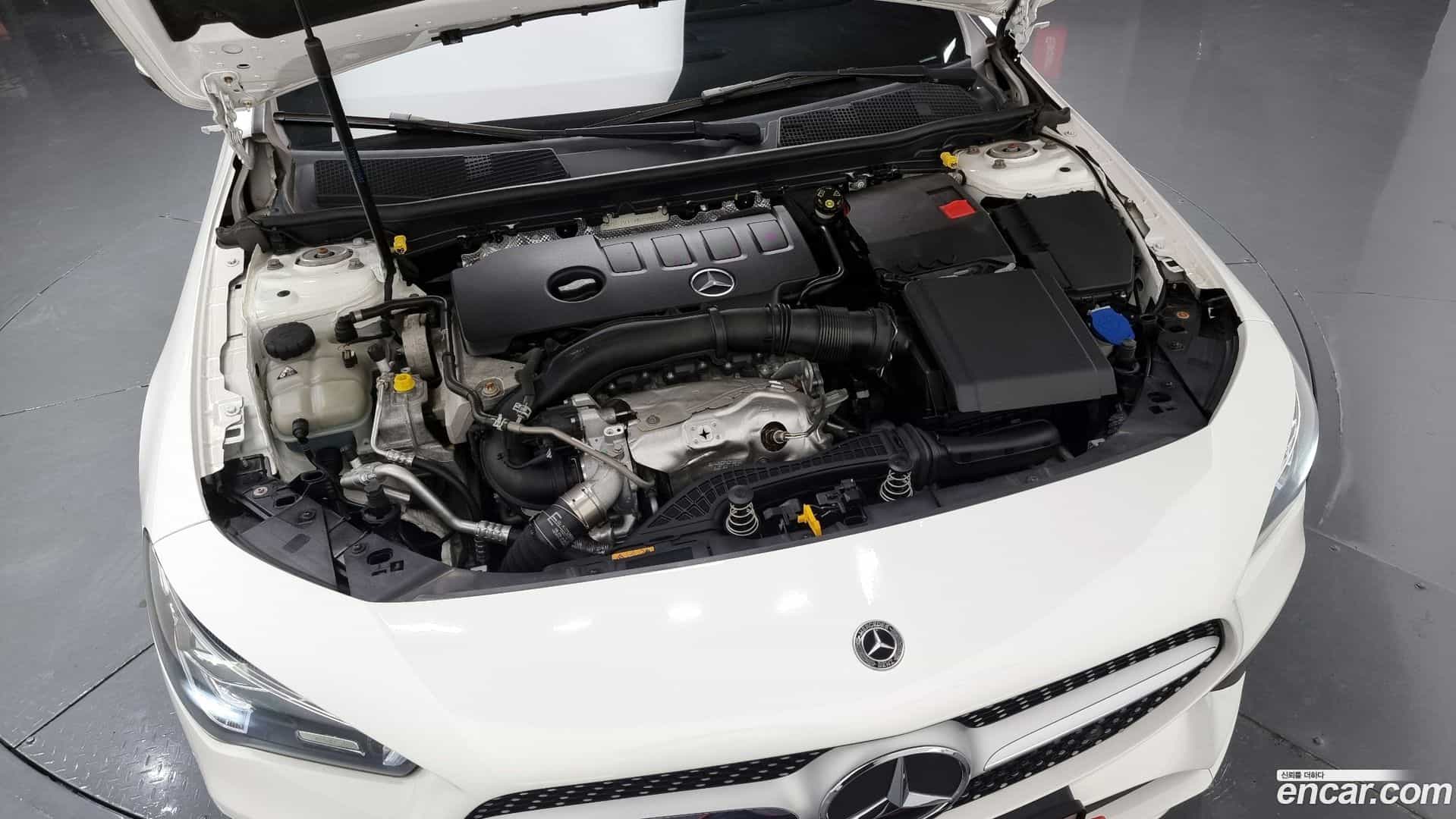 CLA-Class Mercedes-Benz 2020.10-INNER-006