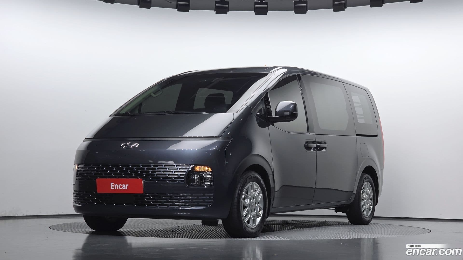 Main__Slider__Photo:Staria Hyundai 2022.10-0
