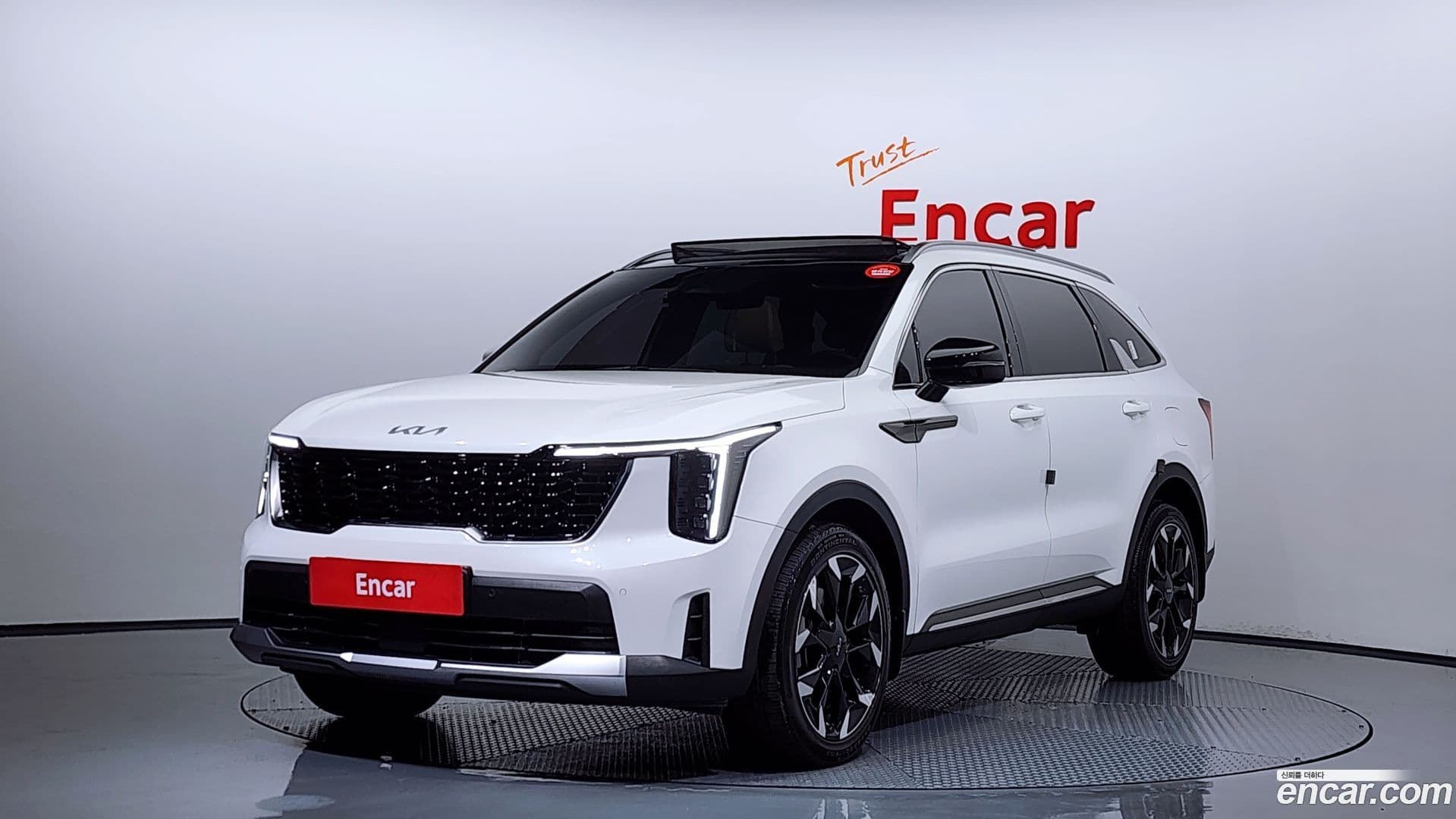 Main__Slider__Photo:Sorento Kia 2023.9-0