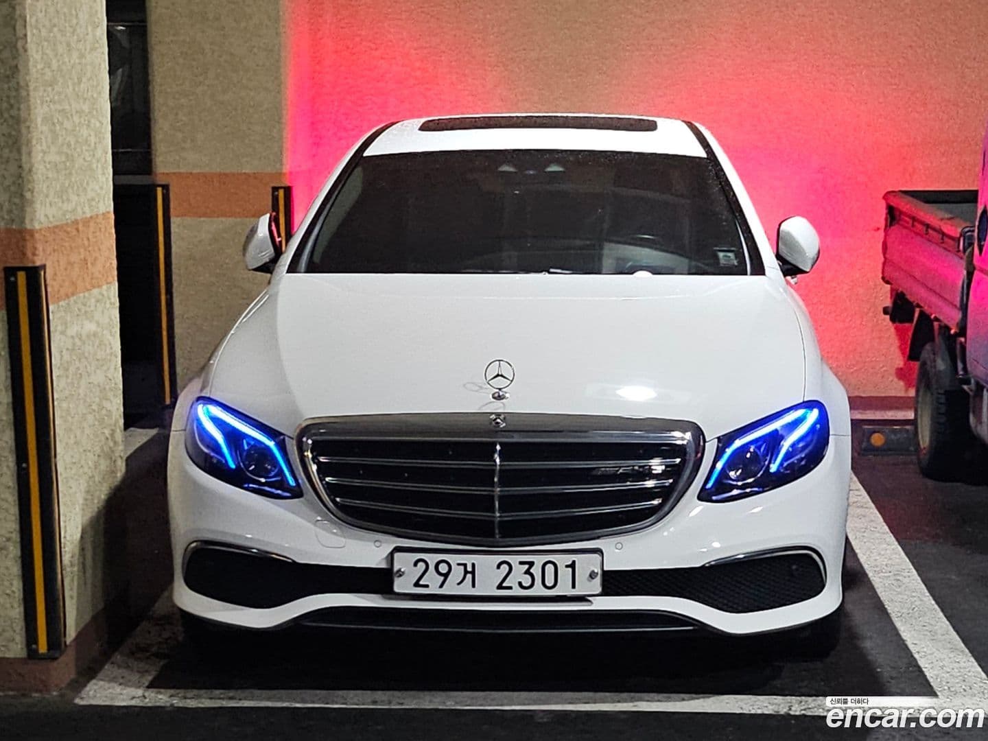 Main__Slider__Photo:E-Class Mercedes-Benz 2018.0-0