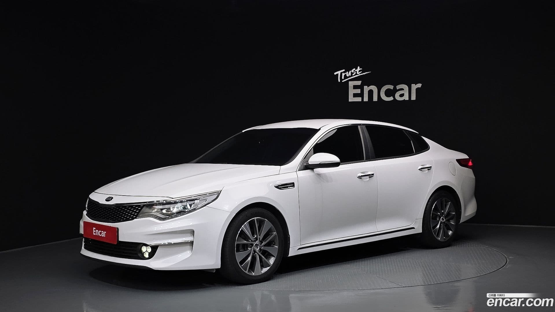 Main__Slider__Photo:K5 Kia 2017.8-0