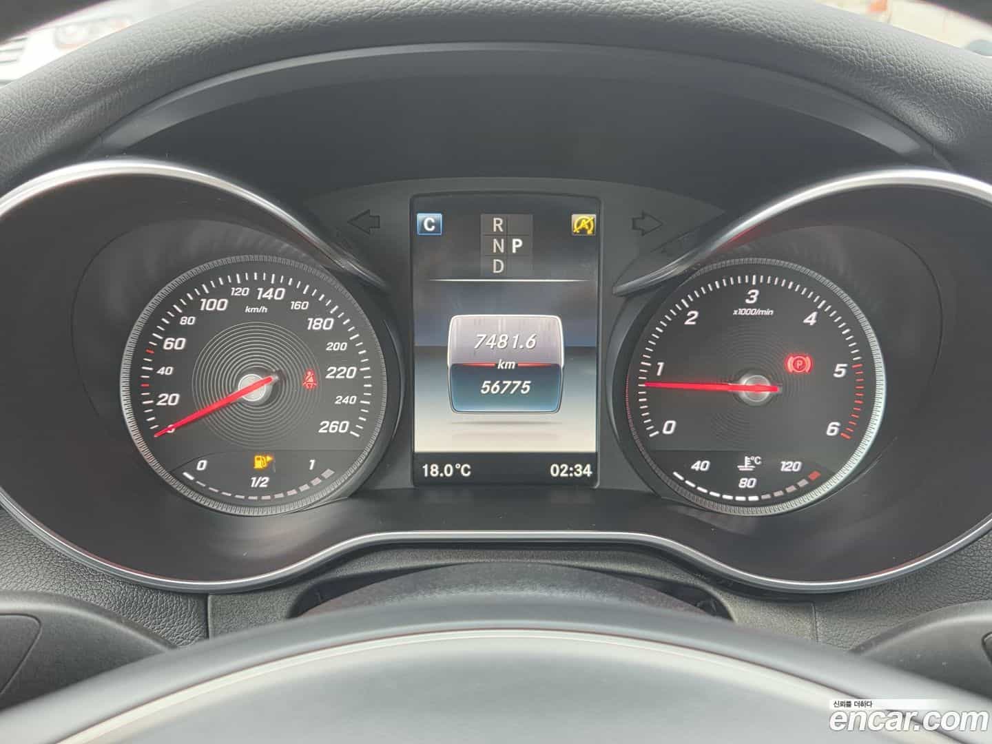 C-Class Mercedes-Benz 2018.1-INNER-006