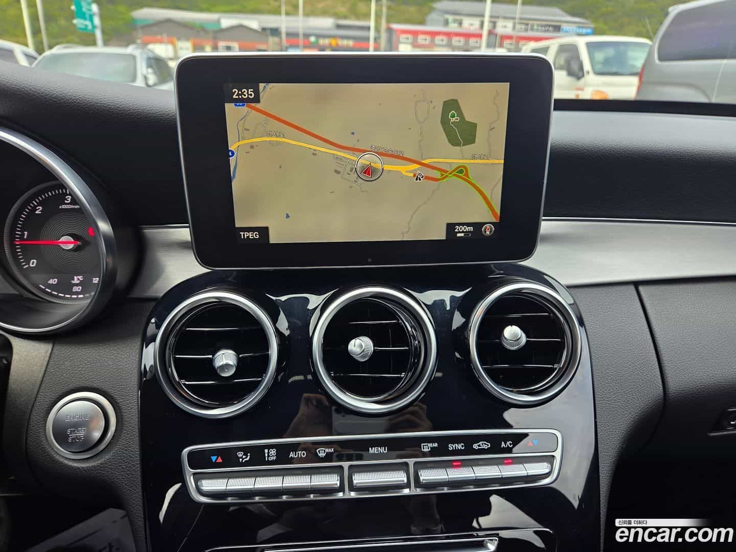 C-Class Mercedes-Benz 2018.1-INNER-007