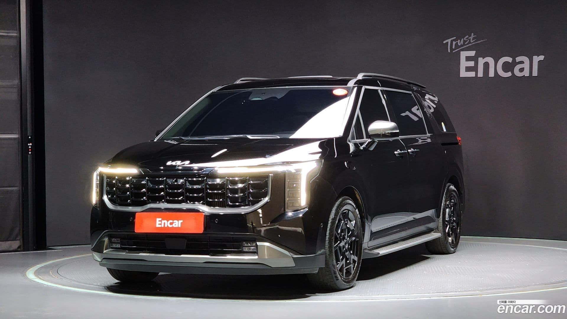 Main__Slider__Photo:Canival Kia 2024.11-0