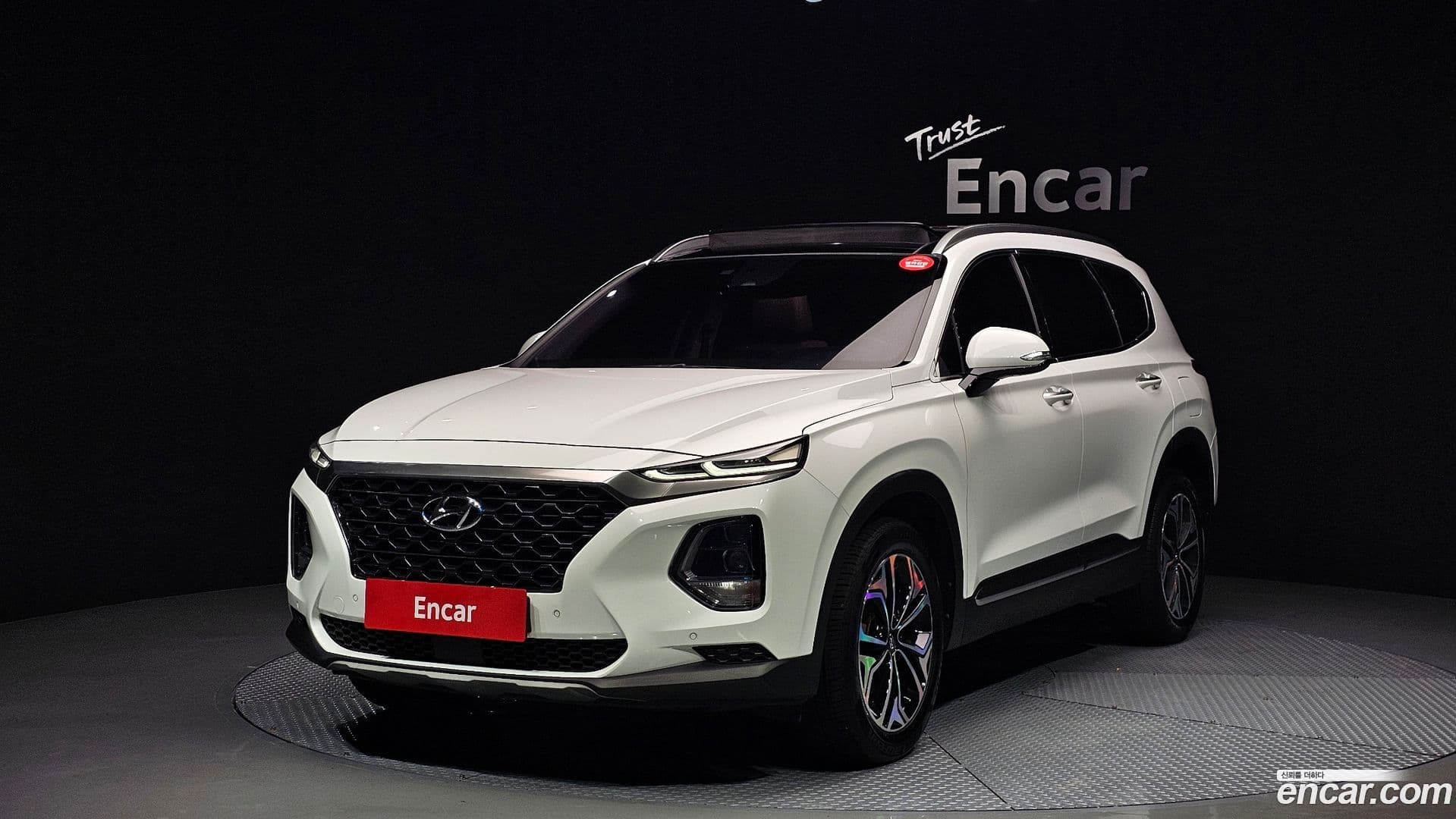 Main__Slider__Photo:Santafe Hyundai 2018.8-0