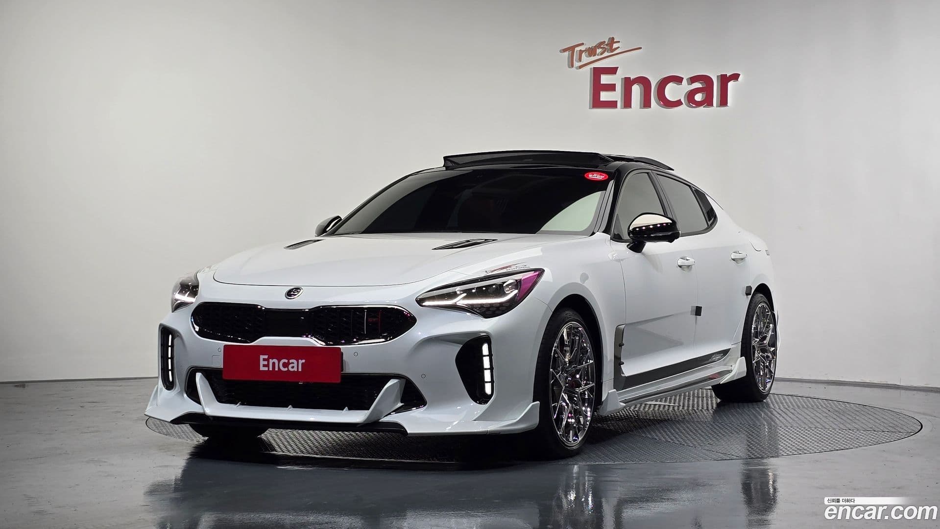 Main__Slider__Photo:Stinger Kia 2021.8-0