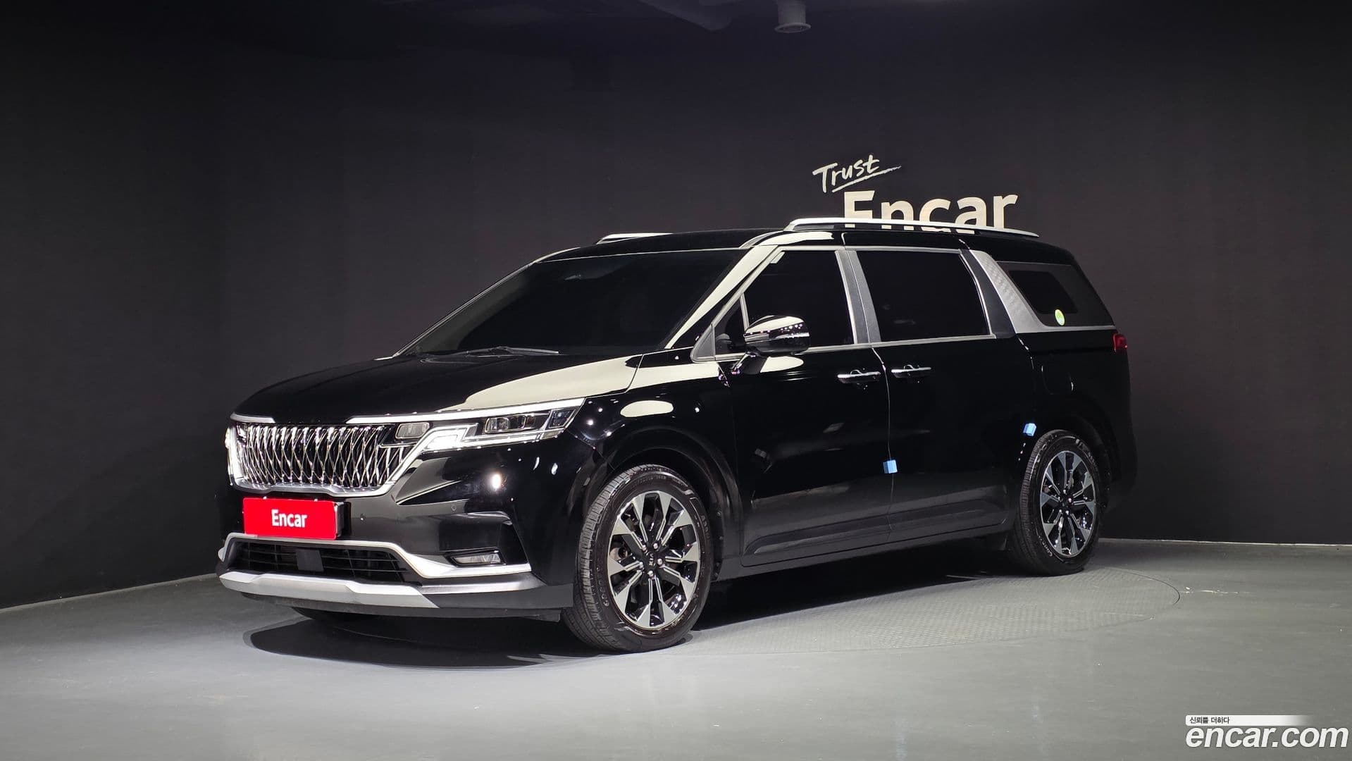 Main__Slider__Photo:Canival Kia 2020.9-0