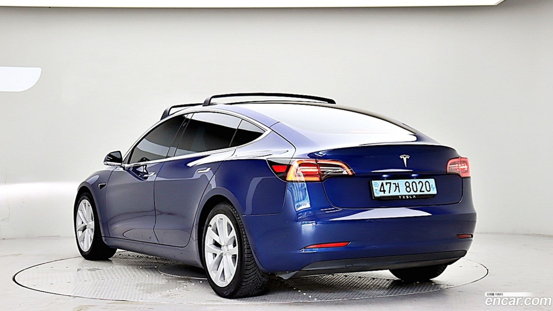 Main__Slider__Photo:Model 3 Tesla 2020.8-0
