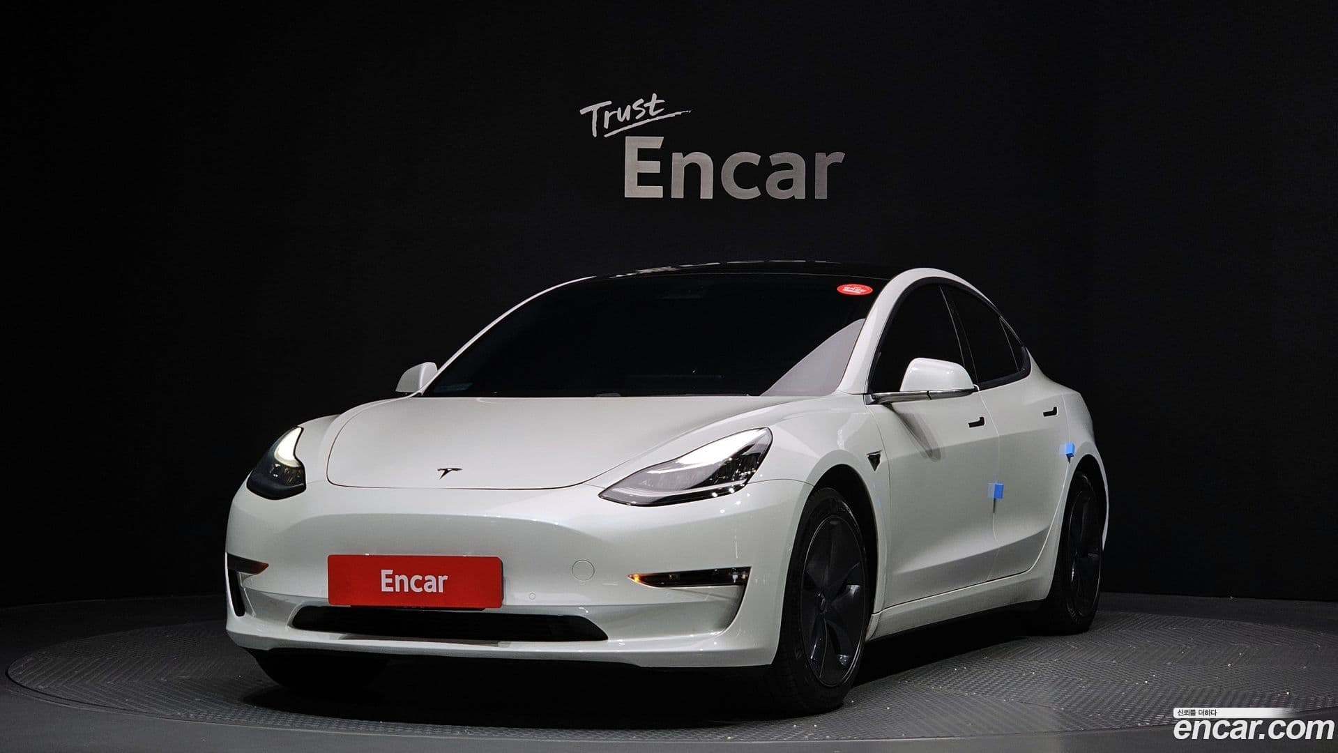 Main__Slider__Photo:Model 3 Tesla 2020.5-0