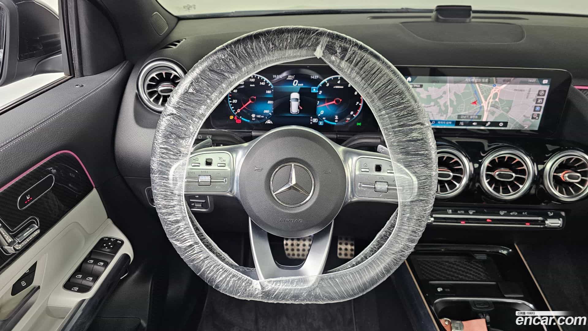 GLA-Class Mercedes-Benz 2021.0-OPTION-017